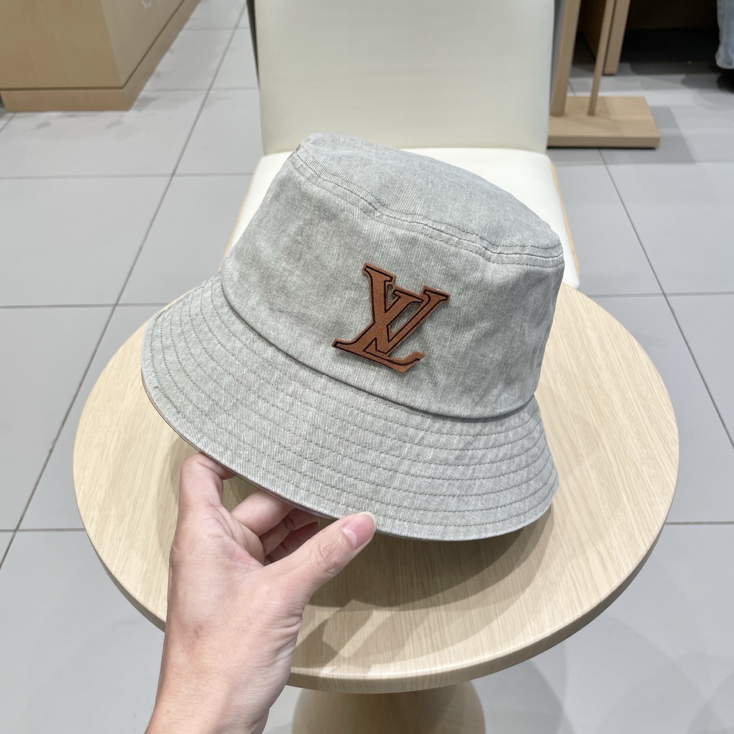 【LV路易威登】2025新款牛仔男女款简约渔夫帽，🔆百搭日常款～出街必备