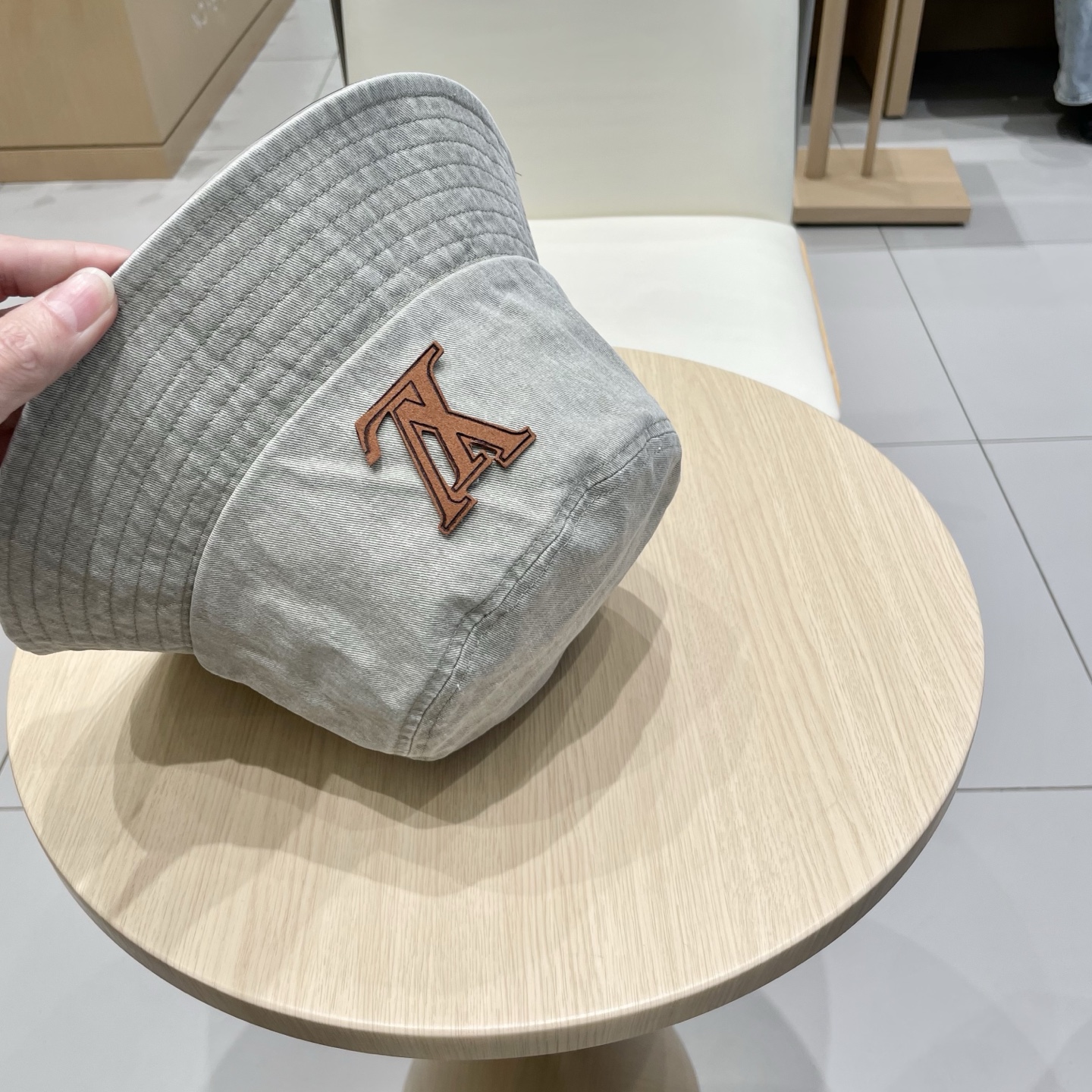 【LV路易威登】2025新款牛仔男女款简约渔夫帽，🔆百搭日常款～出街必备