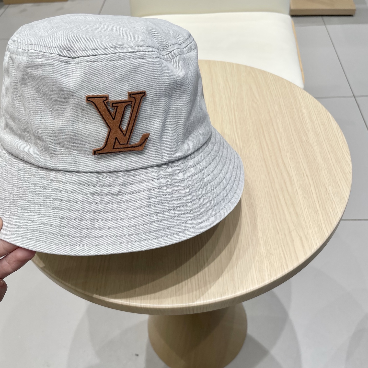 【LV路易威登】2025新款牛仔男女款简约渔夫帽，🔆百搭日常款～出街必备