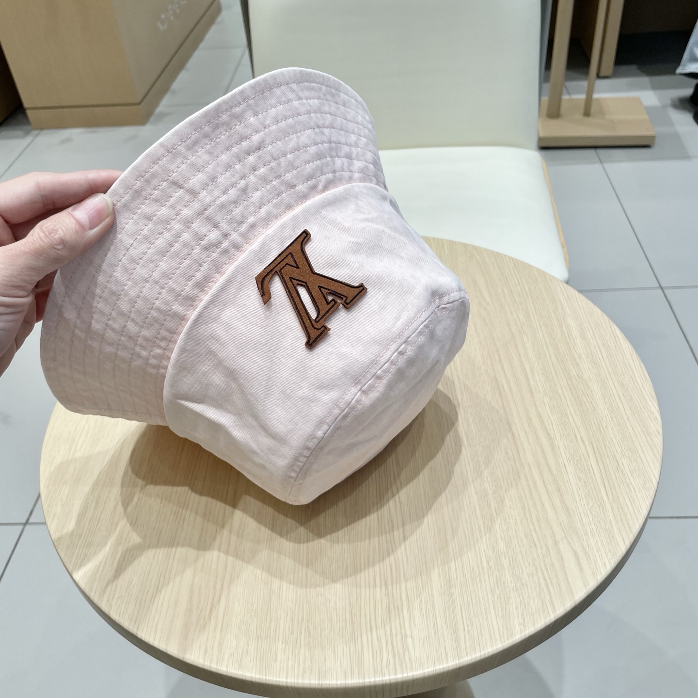 【LV路易威登】2025新款牛仔男女款简约渔夫帽，🔆百搭日常款～出街必备