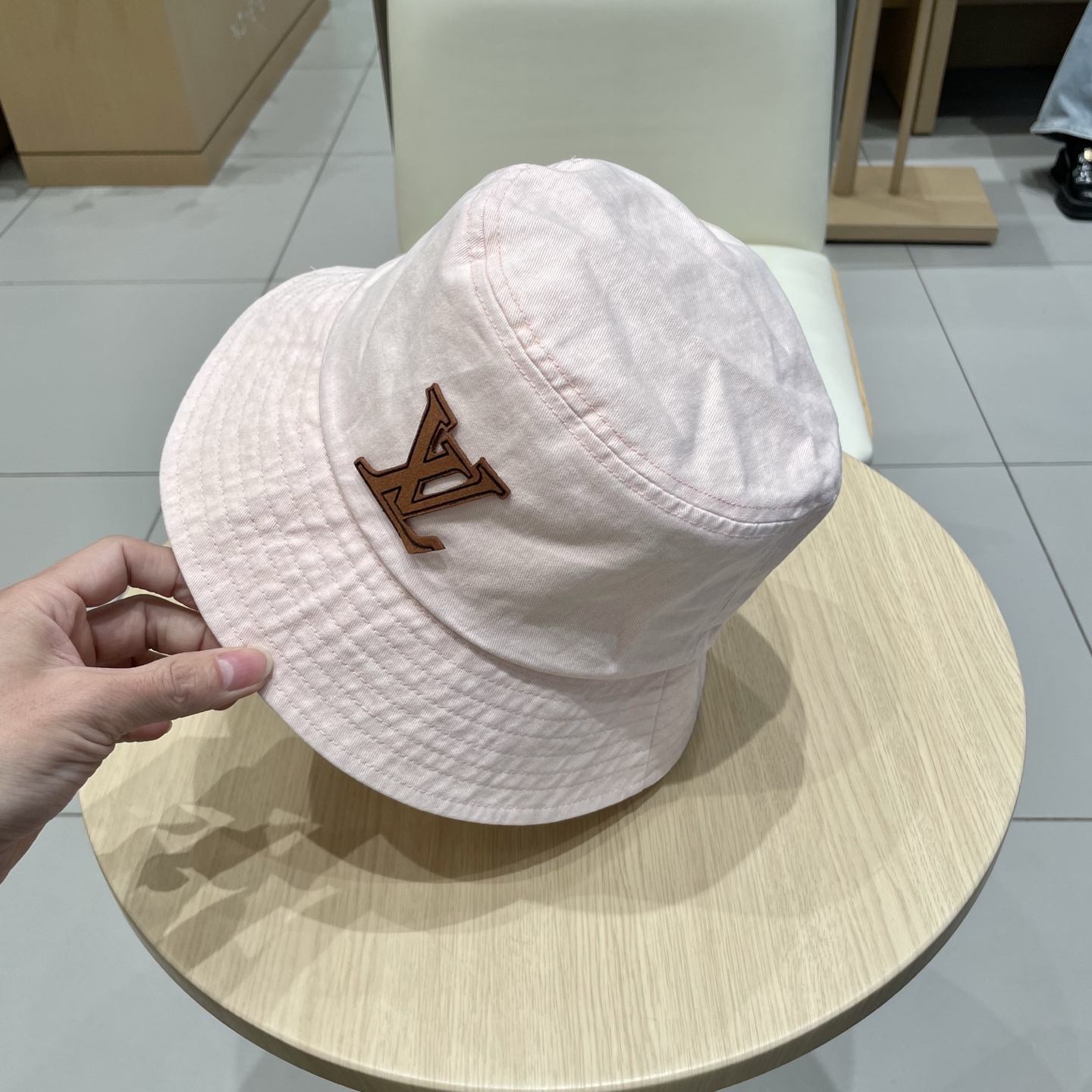 【LV路易威登】2025新款牛仔男女款简约渔夫帽，🔆百搭日常款～出街必备