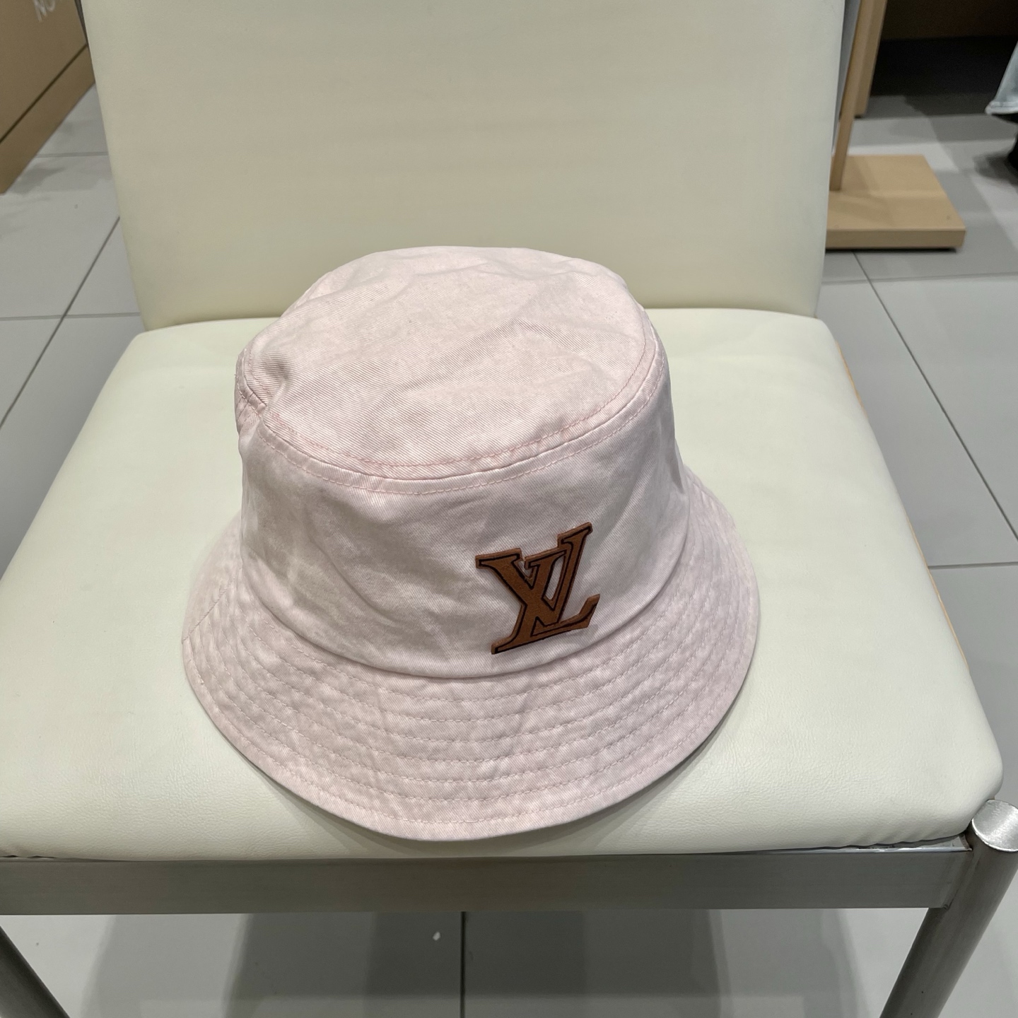 【LV路易威登】2025新款牛仔男女款简约渔夫帽，🔆百搭日常款～出街必备