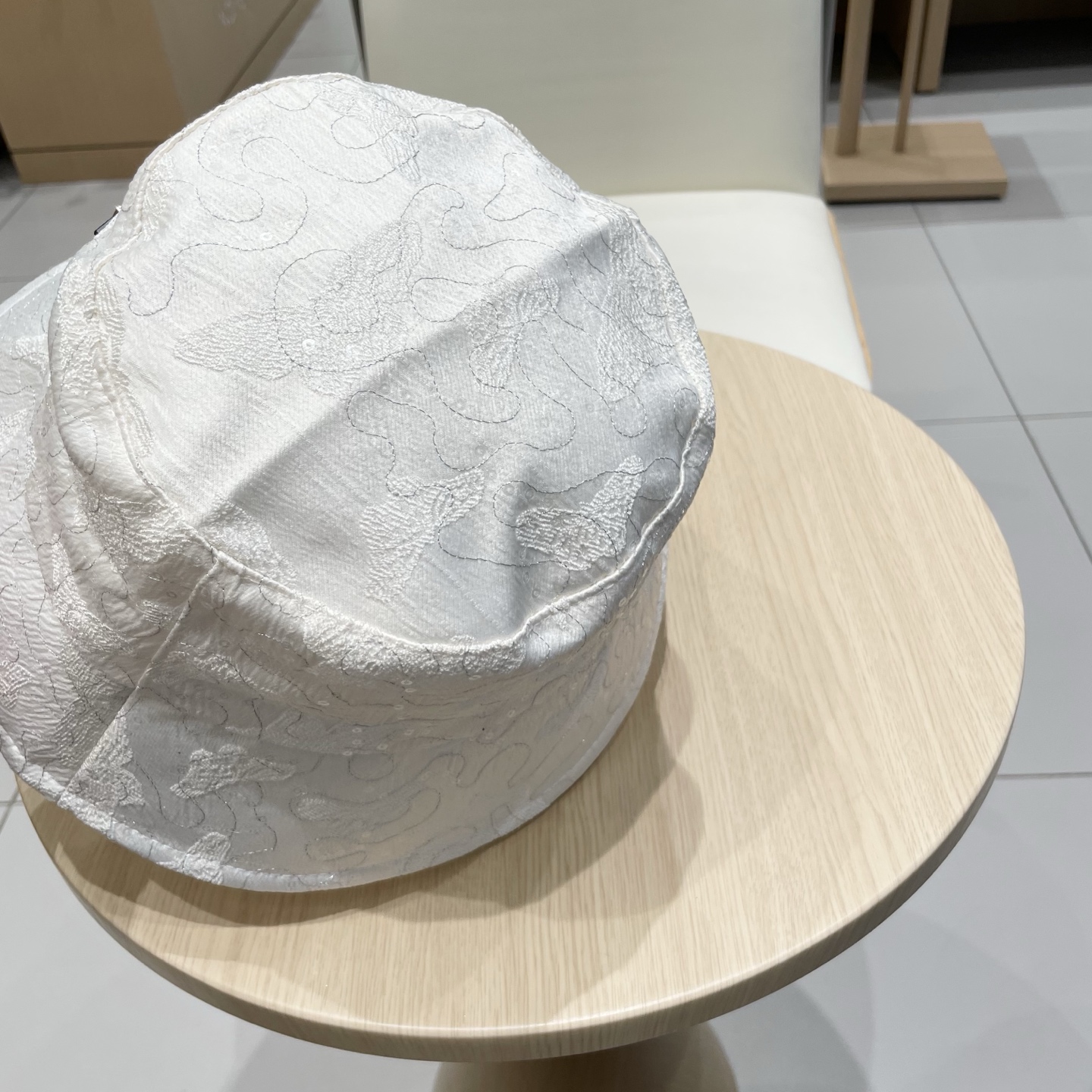  Prada普拉达渔夫帽，头围57cm