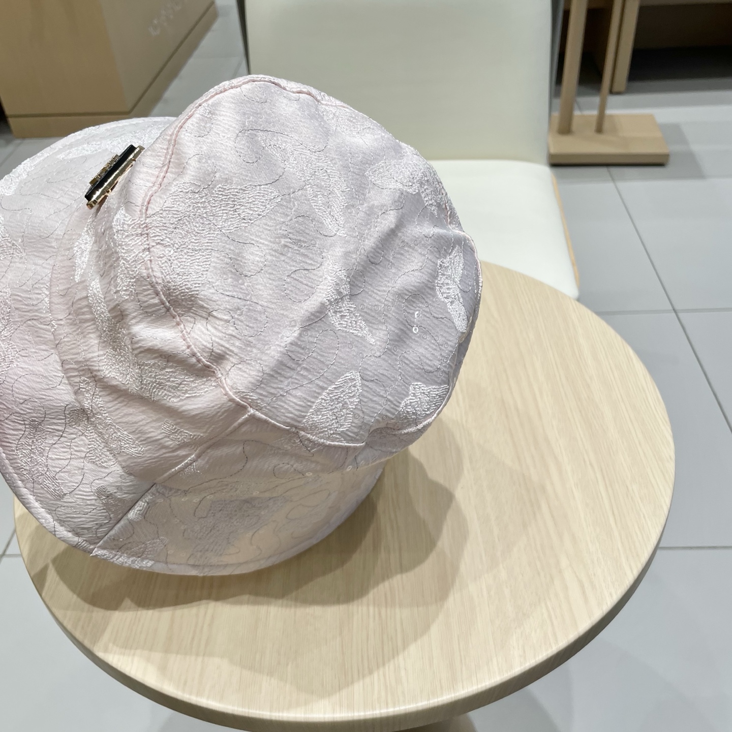  Prada普拉达渔夫帽，头围57cm