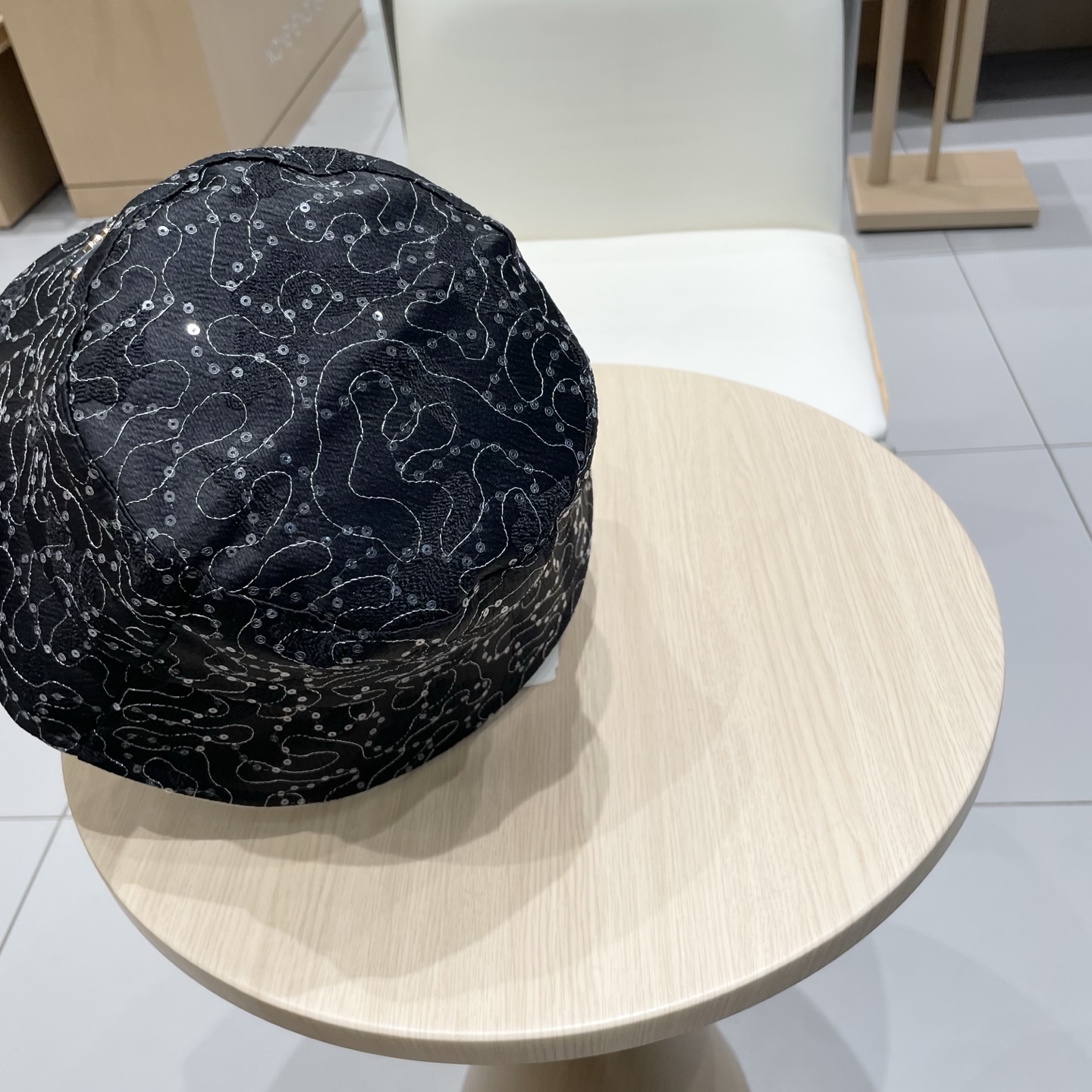  Prada普拉达渔夫帽，头围57cm