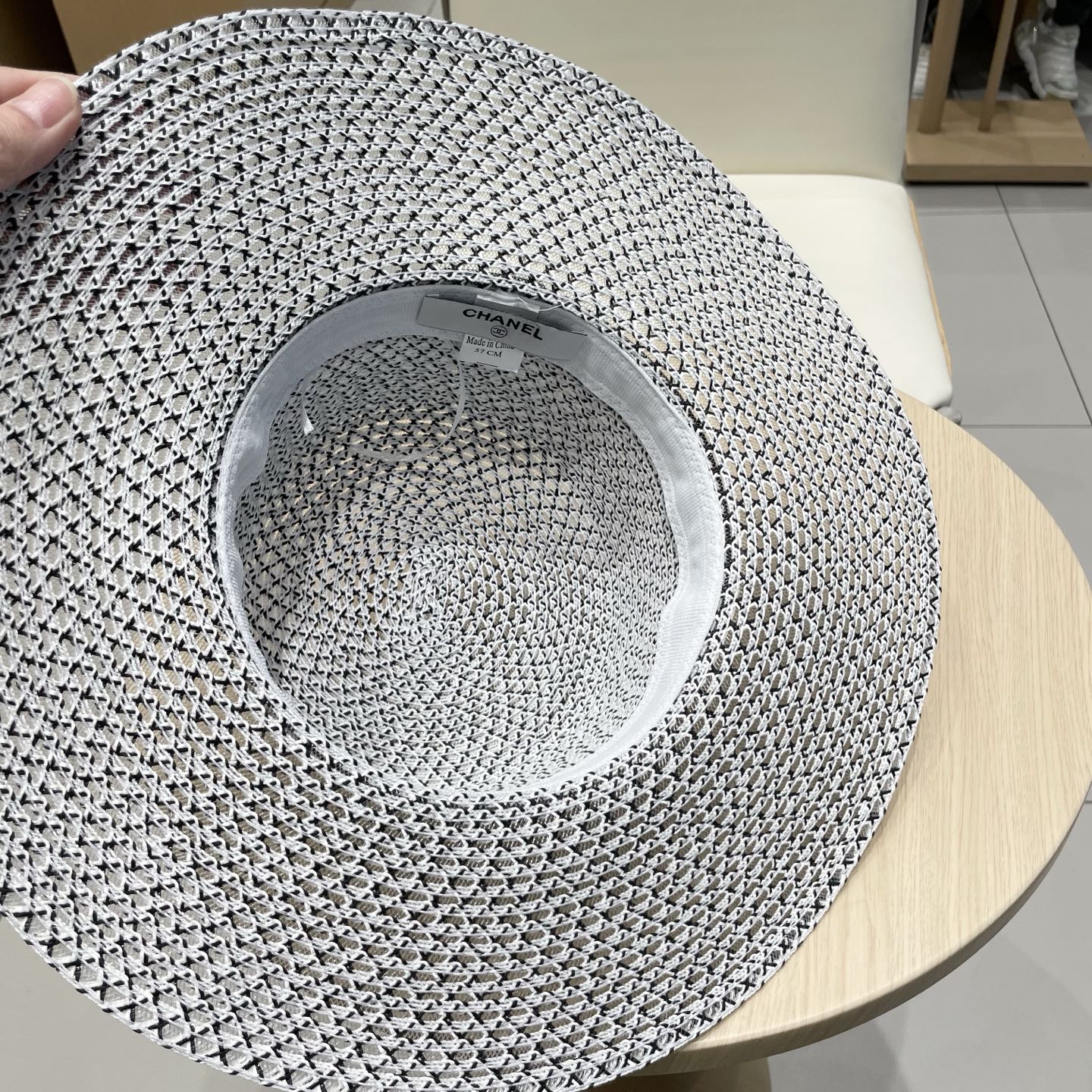   香奈儿chanel镂空平顶草帽女夏季度假休闲沙滩帽英伦礼帽出游防晒遮阳帽子