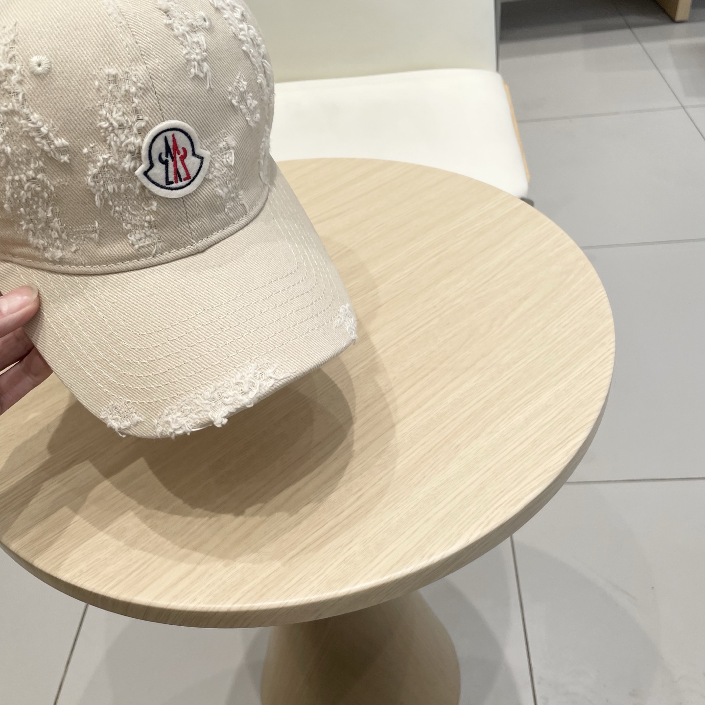  蒙口MONCLER新款棒球帽，时尚炸街单品，风格很OK，网红.时尚博主的最爱！高品质舒适透气，凹造型很