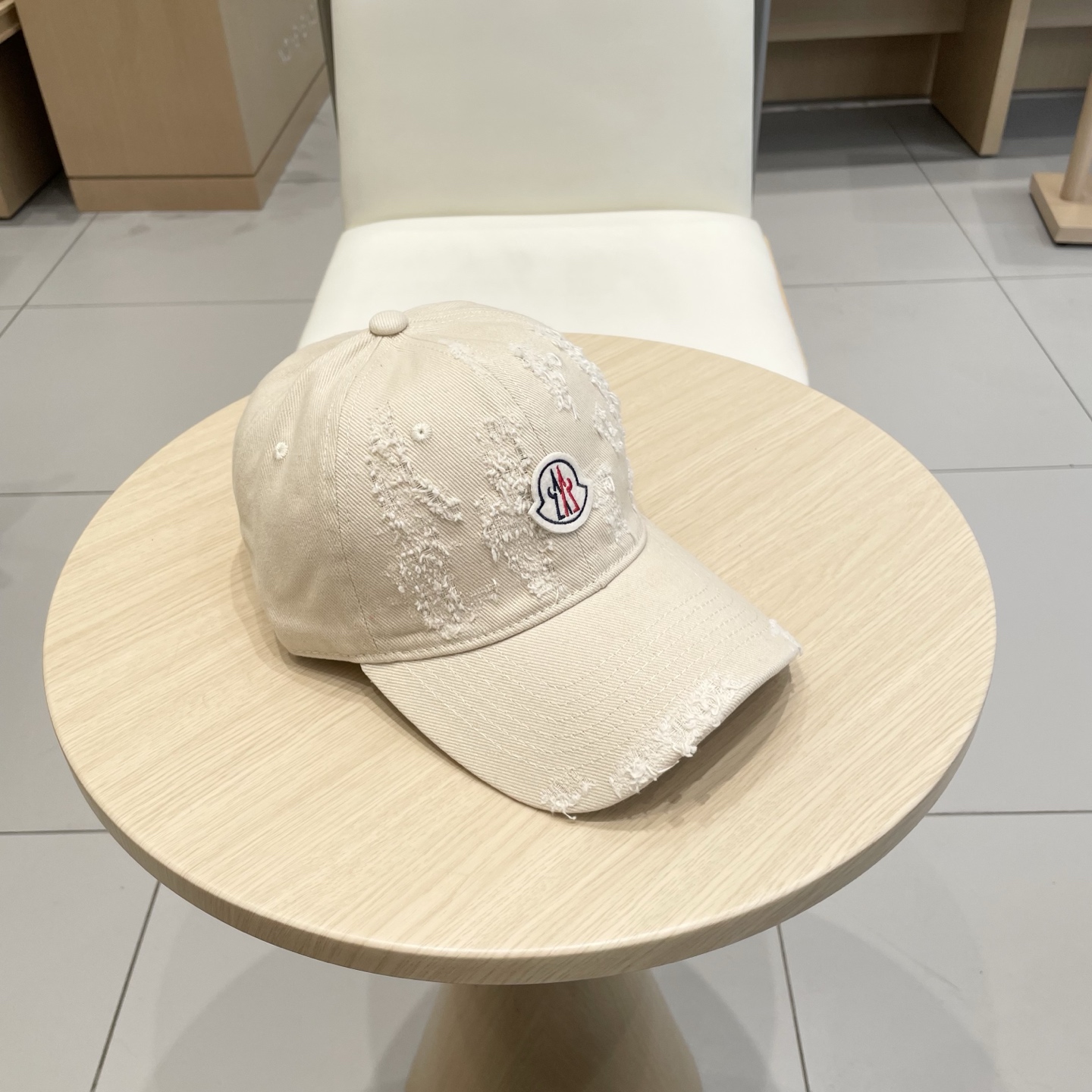  蒙口MONCLER新款棒球帽，时尚炸街单品，风格很OK，网红.时尚博主的最爱！高品质舒适透气，凹造型很