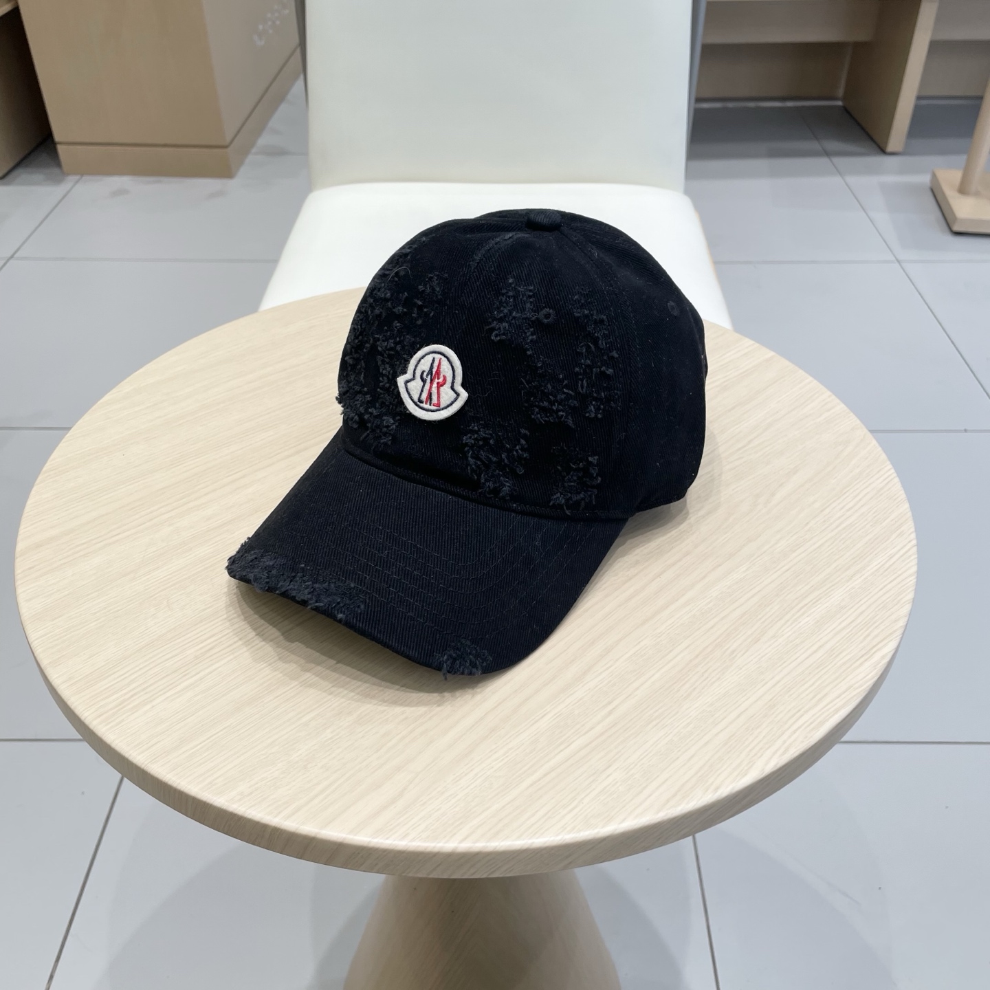  蒙口MONCLER新款棒球帽，时尚炸街单品，风格很OK，网红.时尚博主的最爱！高品质舒适透气，凹造型很