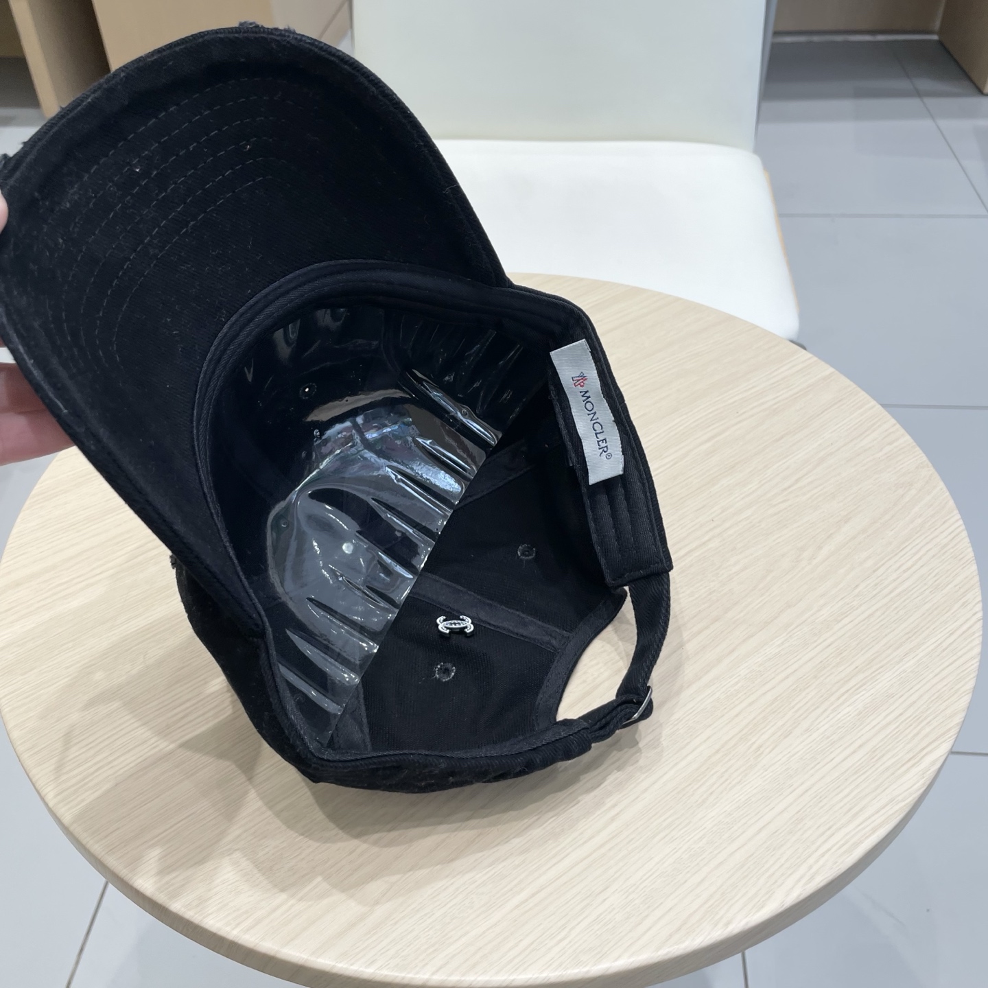  蒙口MONCLER新款棒球帽，时尚炸街单品，风格很OK，网红.时尚博主的最爱！高品质舒适透气，凹造型很