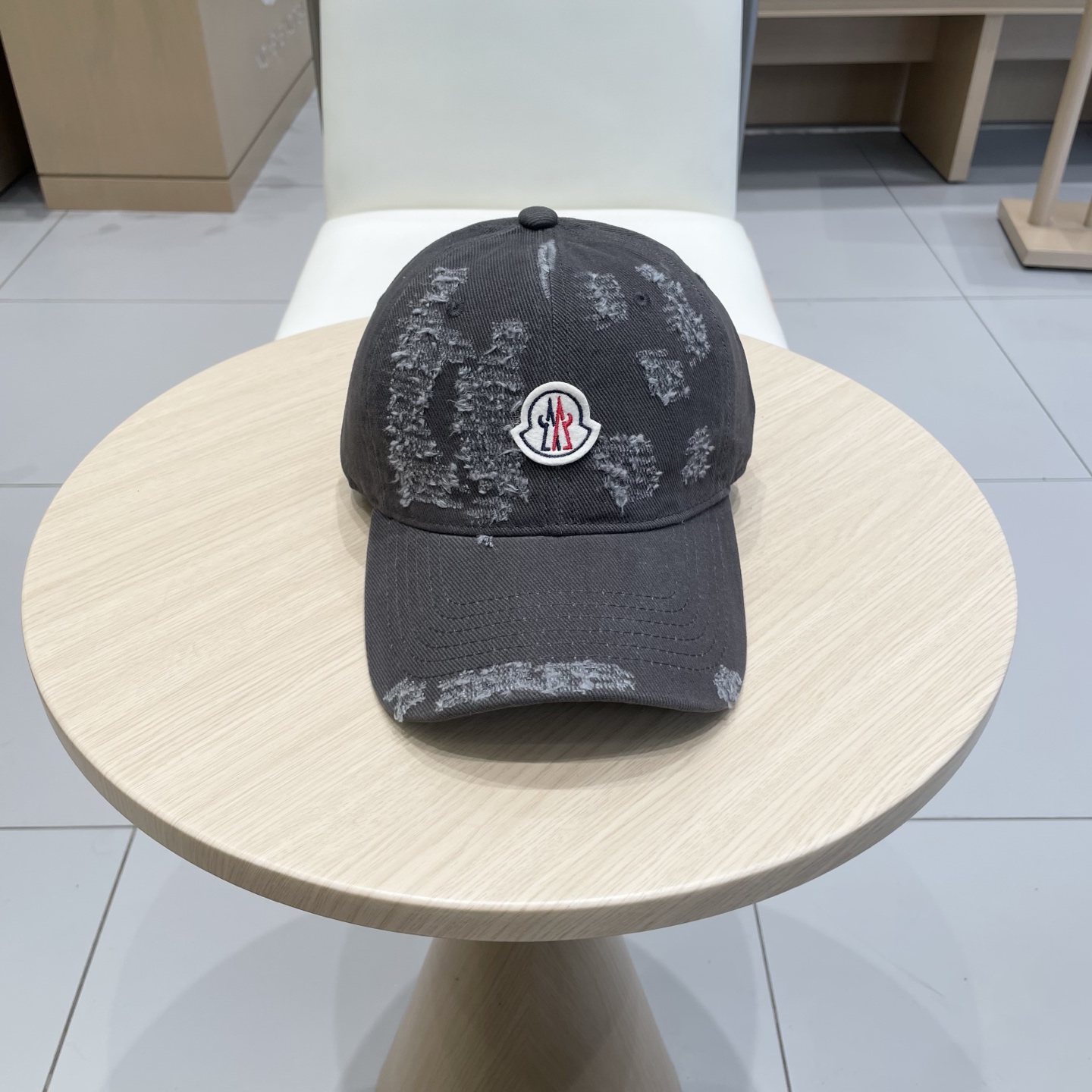  蒙口MONCLER新款棒球帽，时尚炸街单品，风格很OK，网红.时尚博主的最爱！高品质舒适透气，凹造型很