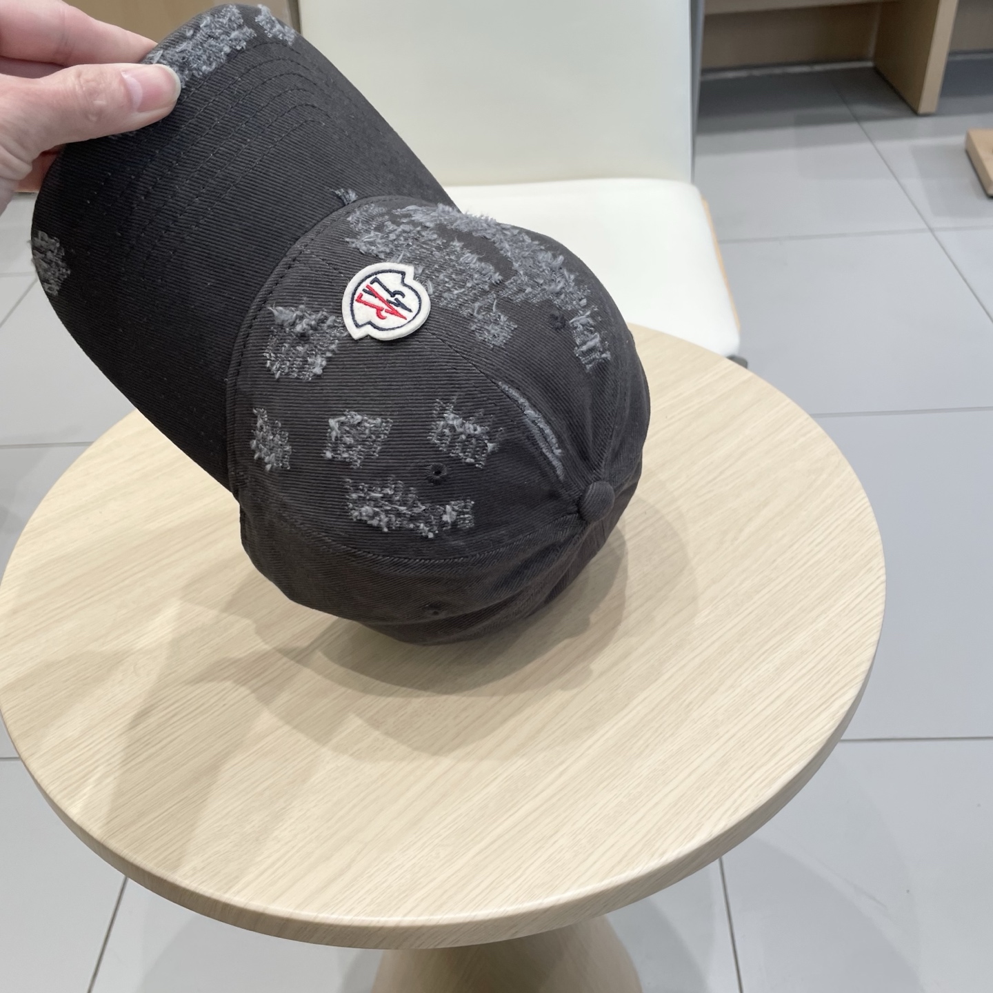  蒙口MONCLER新款棒球帽，时尚炸街单品，风格很OK，网红.时尚博主的最爱！高品质舒适透气，凹造型很