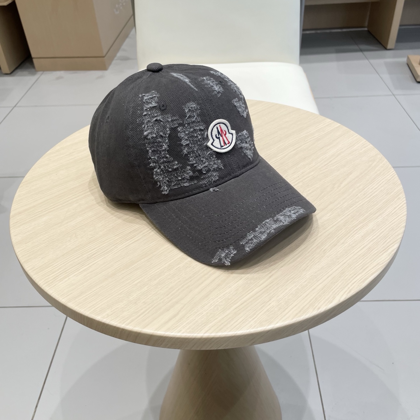  蒙口MONCLER新款棒球帽，时尚炸街单品，风格很OK，网红.时尚博主的最爱！高品质舒适透气，凹造型很