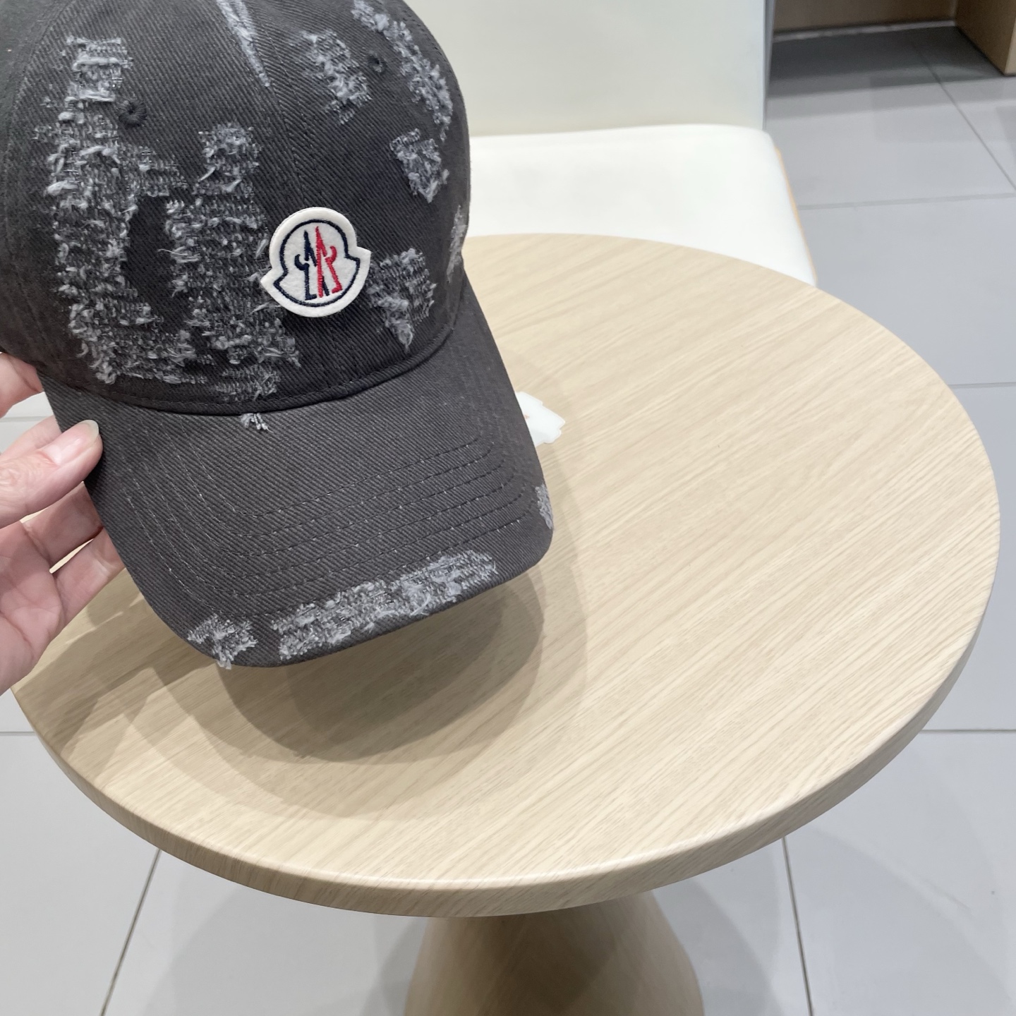  蒙口MONCLER新款棒球帽，时尚炸街单品，风格很OK，网红.时尚博主的最爱！高品质舒适透气，凹造型很