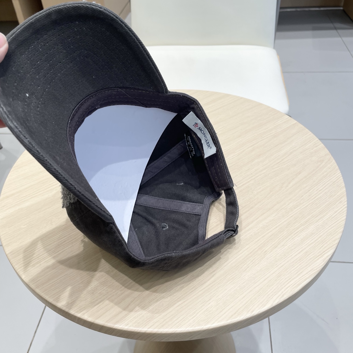  蒙口MONCLER新款棒球帽，时尚炸街单品，风格很OK，网红.时尚博主的最爱！高品质舒适透气，凹造型很