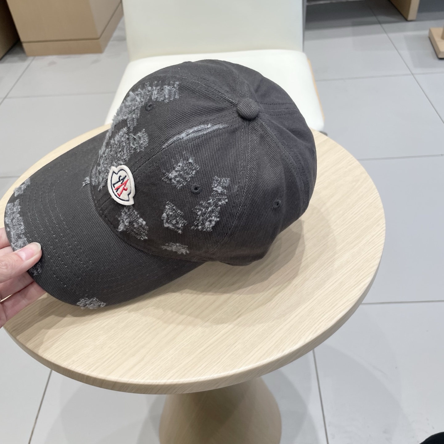  蒙口MONCLER新款棒球帽，时尚炸街单品，风格很OK，网红.时尚博主的最爱！高品质舒适透气，凹造型很