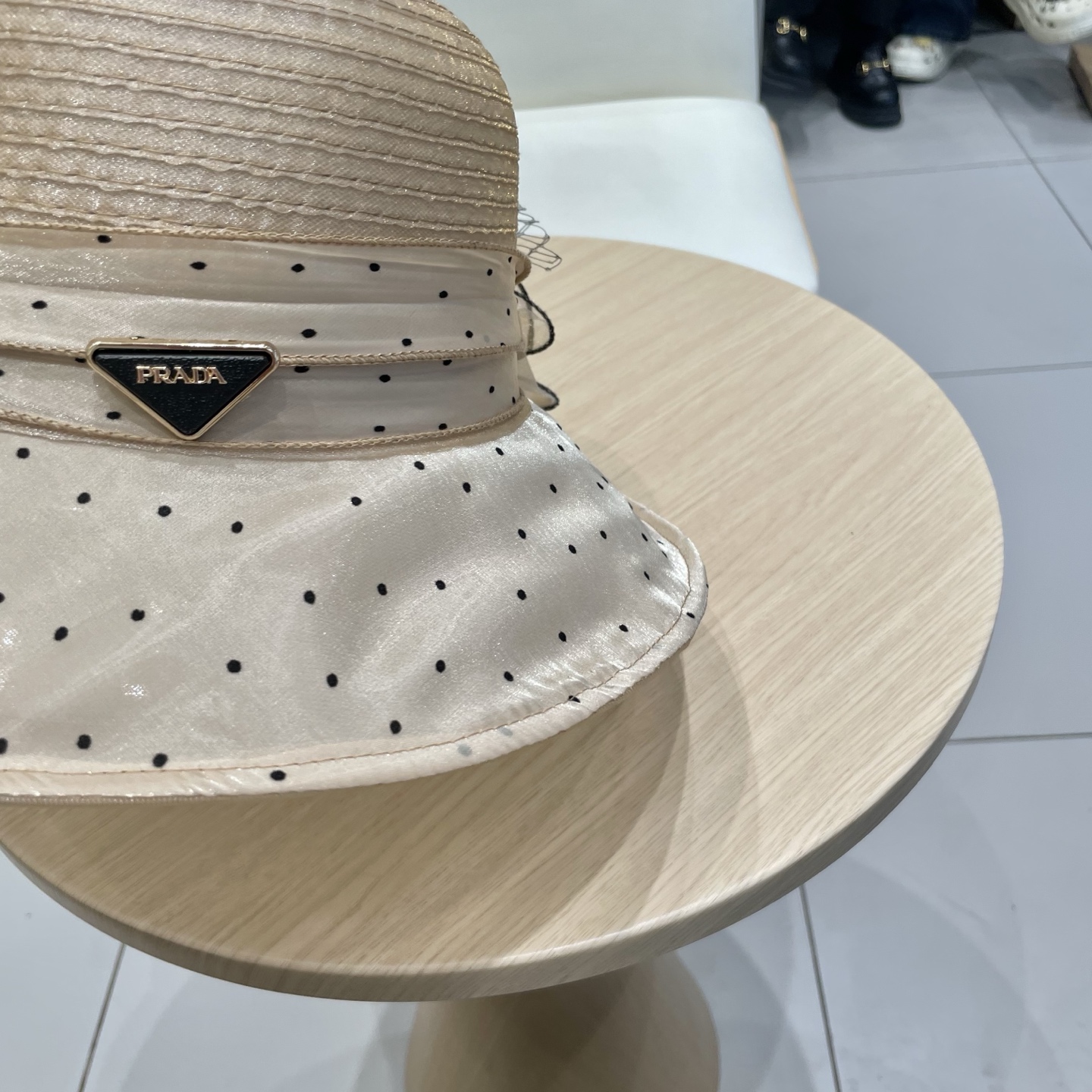  Prada普拉达优雅波点遮阳帽子女夏出行户外大花欧根纱防晒帽时尚透气凉帽