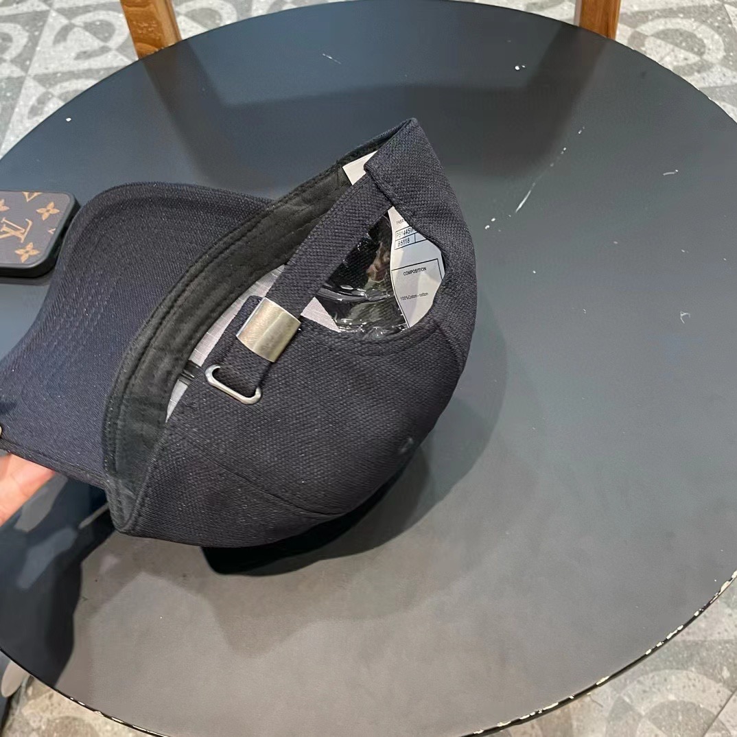  Chanel香奈儿新款棒球帽，夏款鸭舌帽，网状风格独特设计，单色 头围57cm