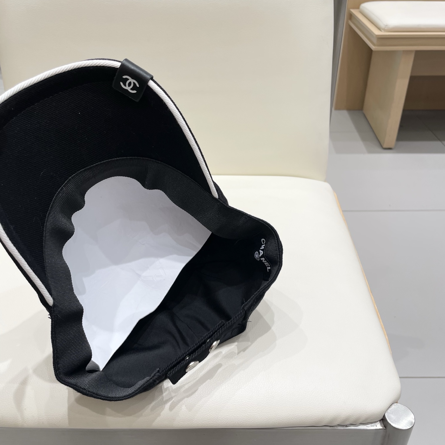  CHANEL香奈儿】新款简约刺绣logo棒球帽，新款出货，大牌款超好搭配，赶紧入手！