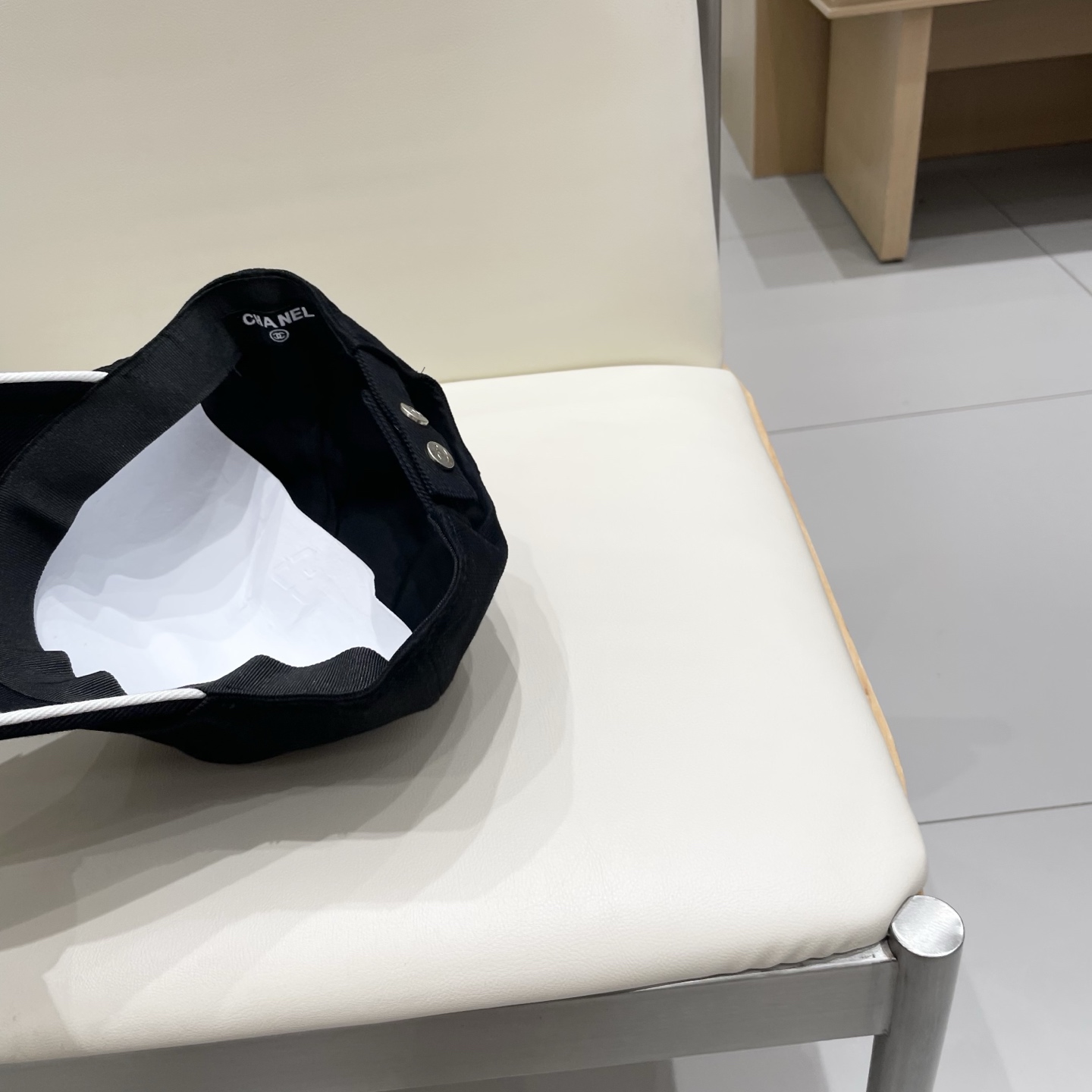  CHANEL香奈儿】新款简约刺绣logo棒球帽，新款出货，大牌款超好搭配，赶紧入手！