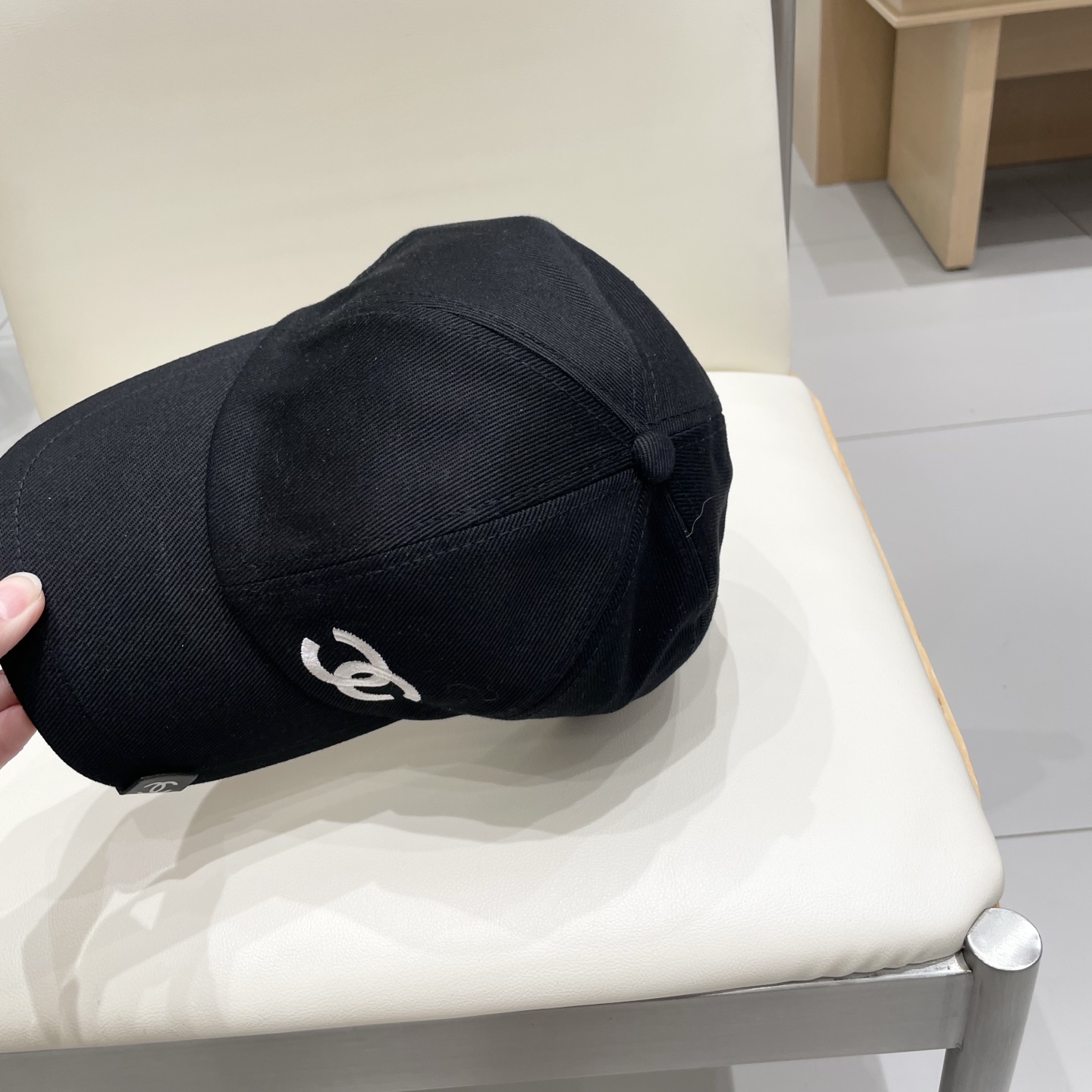  CHANEL香奈儿】新款简约刺绣logo棒球帽，新款出货，大牌款超好搭配，赶紧入手！