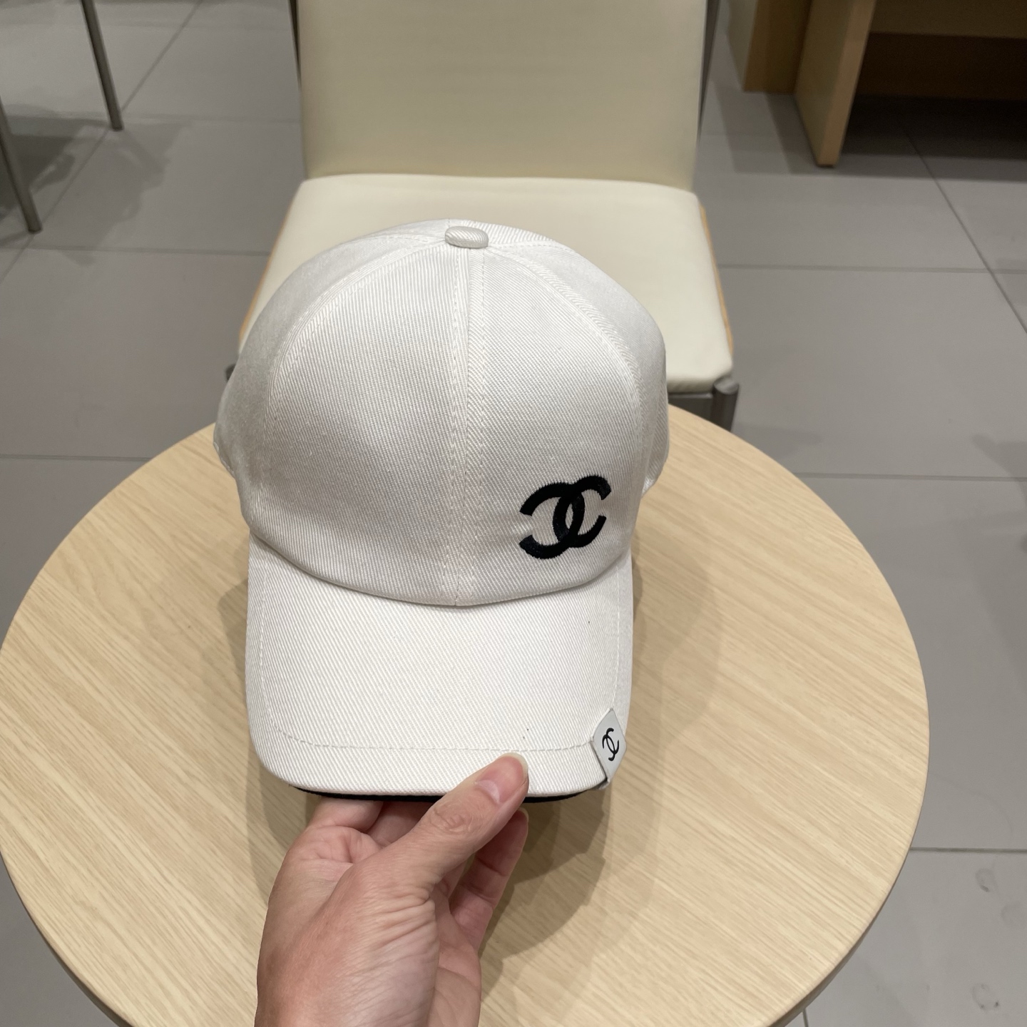  CHANEL香奈儿】新款简约刺绣logo棒球帽，新款出货，大牌款超好搭配，赶紧入手！