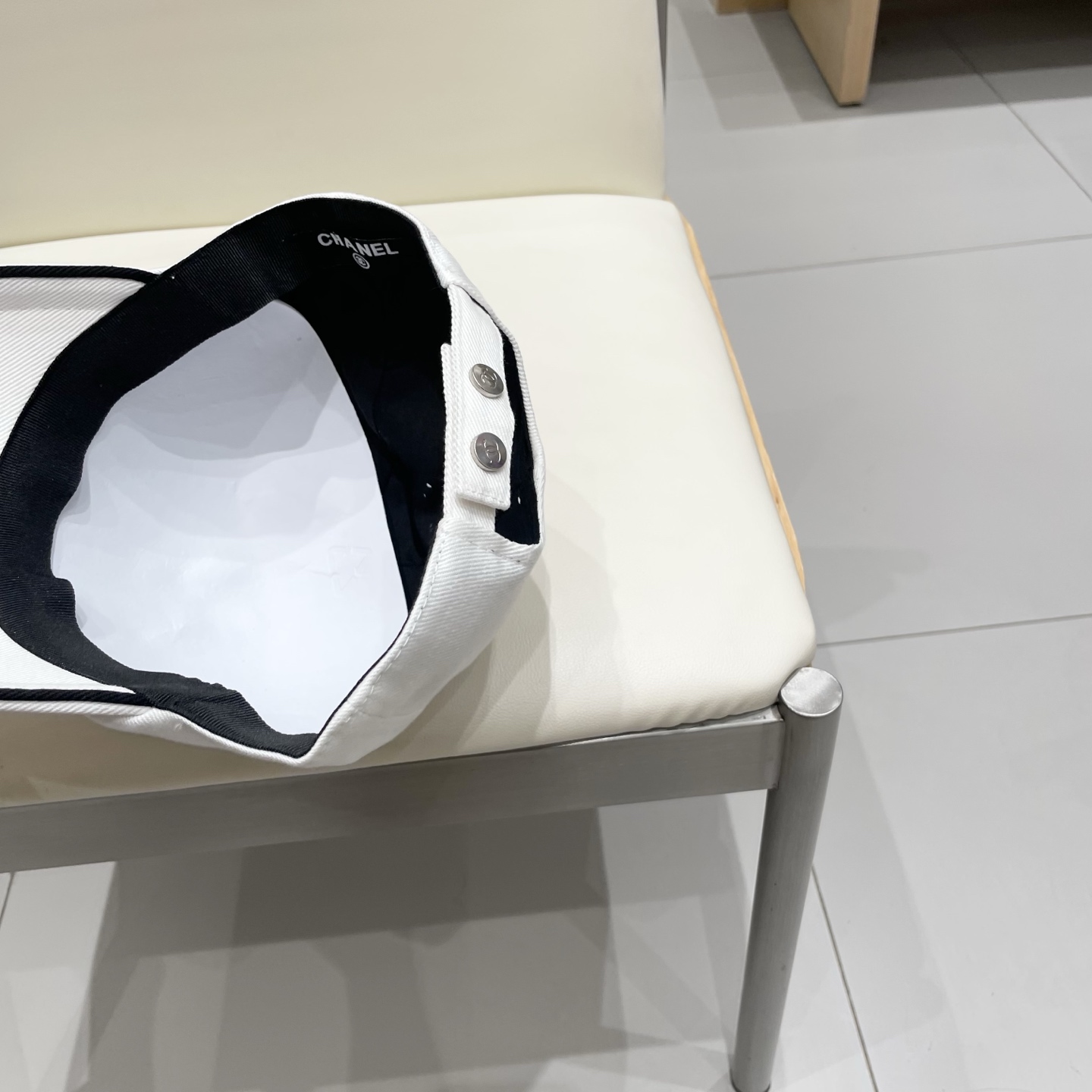  CHANEL香奈儿】新款简约刺绣logo棒球帽，新款出货，大牌款超好搭配，赶紧入手！