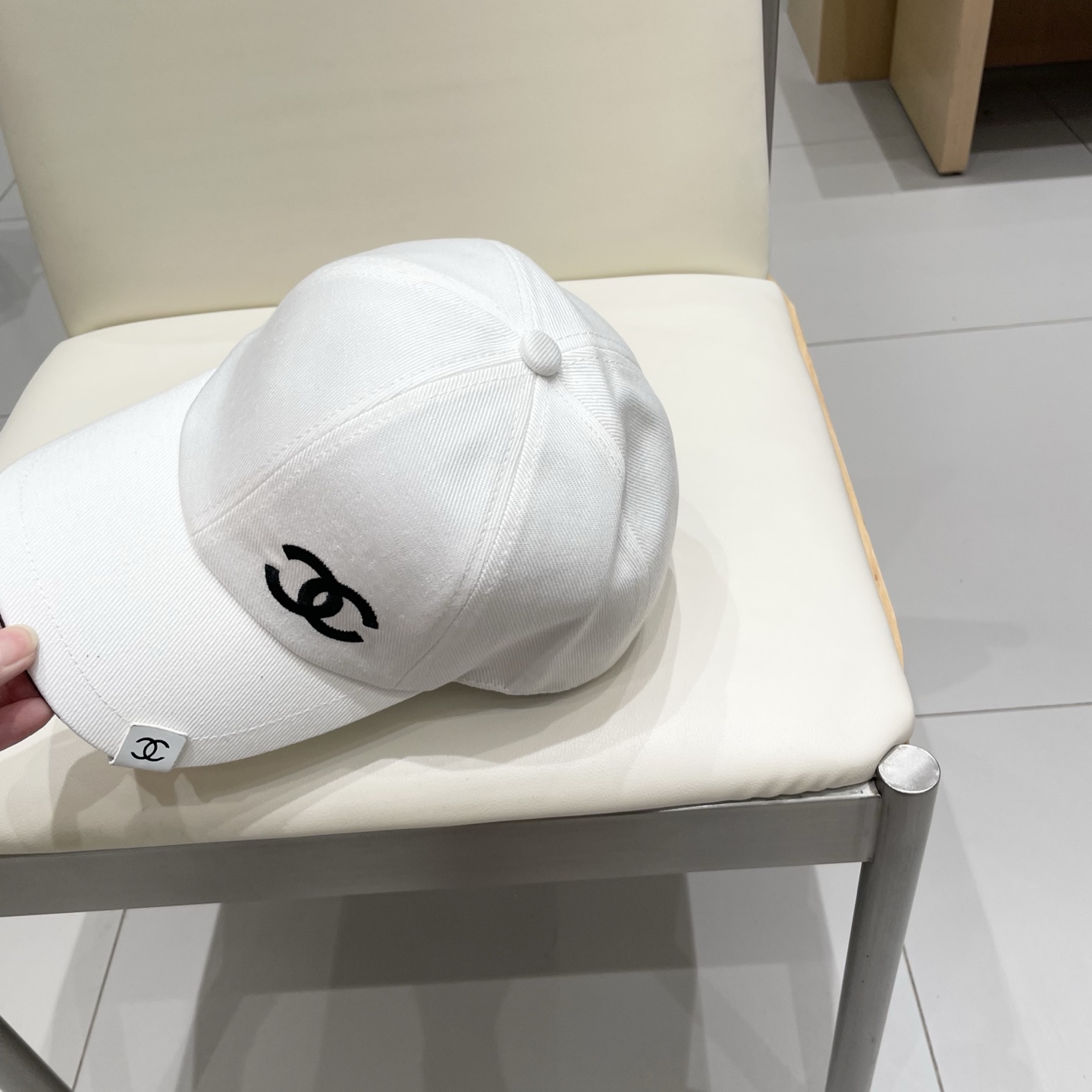  CHANEL香奈儿】新款简约刺绣logo棒球帽，新款出货，大牌款超好搭配，赶紧入手！