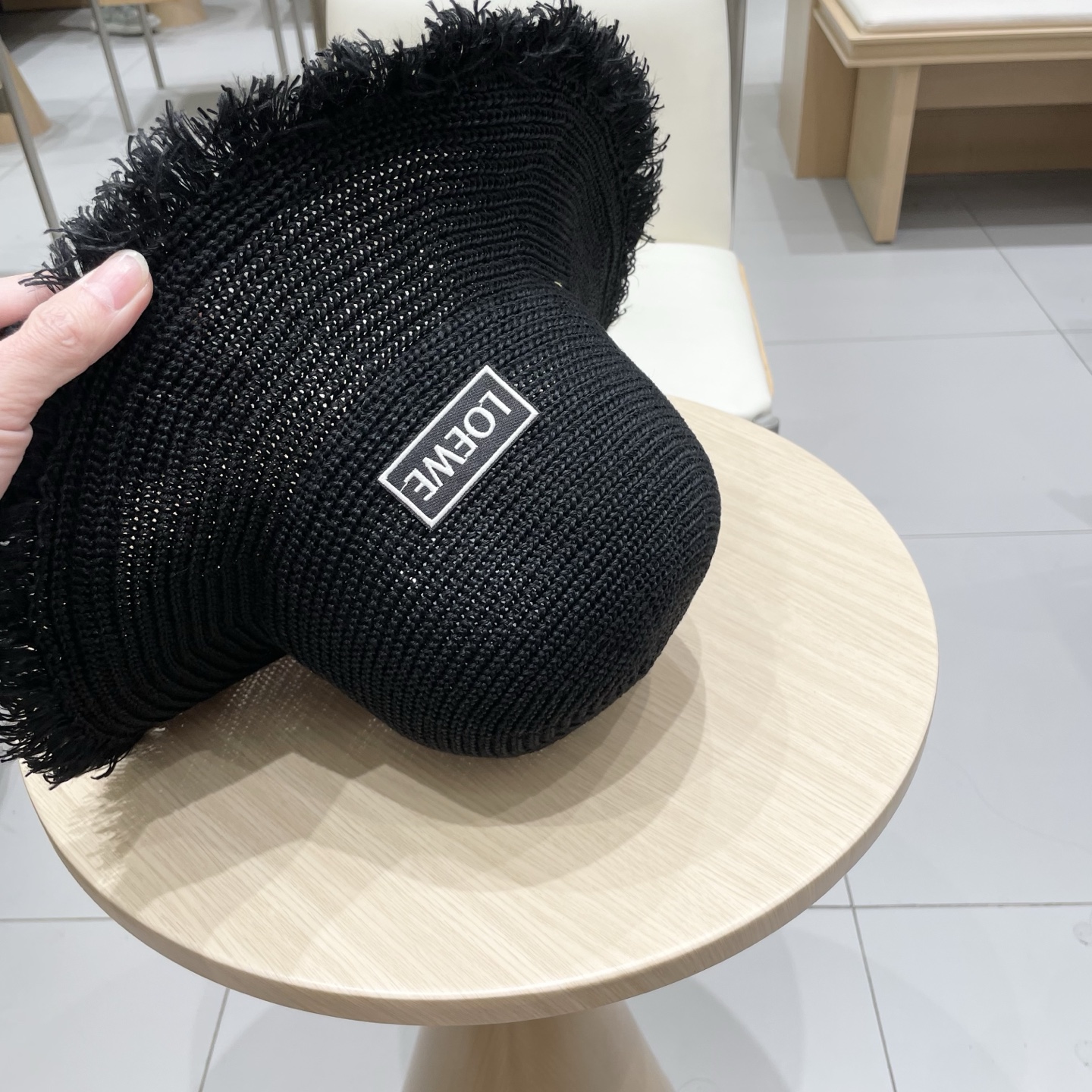   罗意威LOEWE雪梨同款毛边白色渔夫帽女春夏天遮阳防晒度假旅行沙滩帽草帽