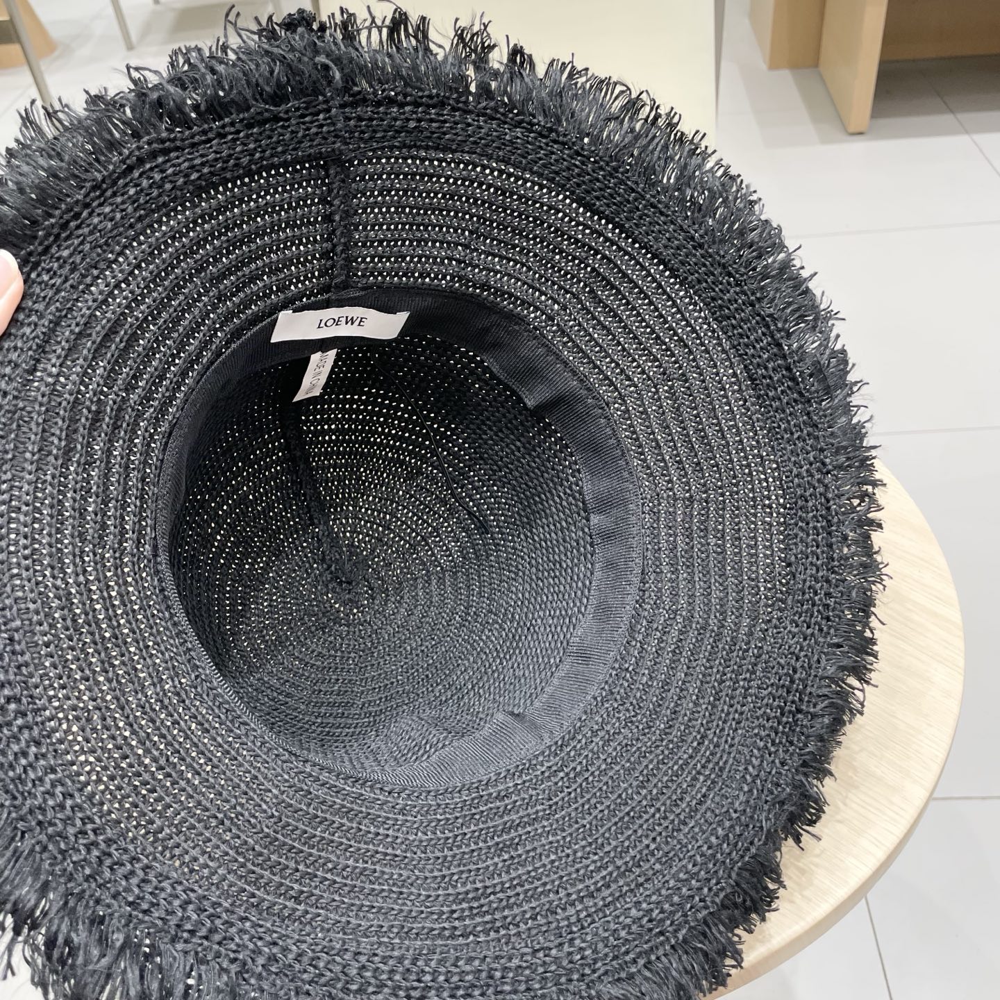   罗意威LOEWE雪梨同款毛边白色渔夫帽女春夏天遮阳防晒度假旅行沙滩帽草帽