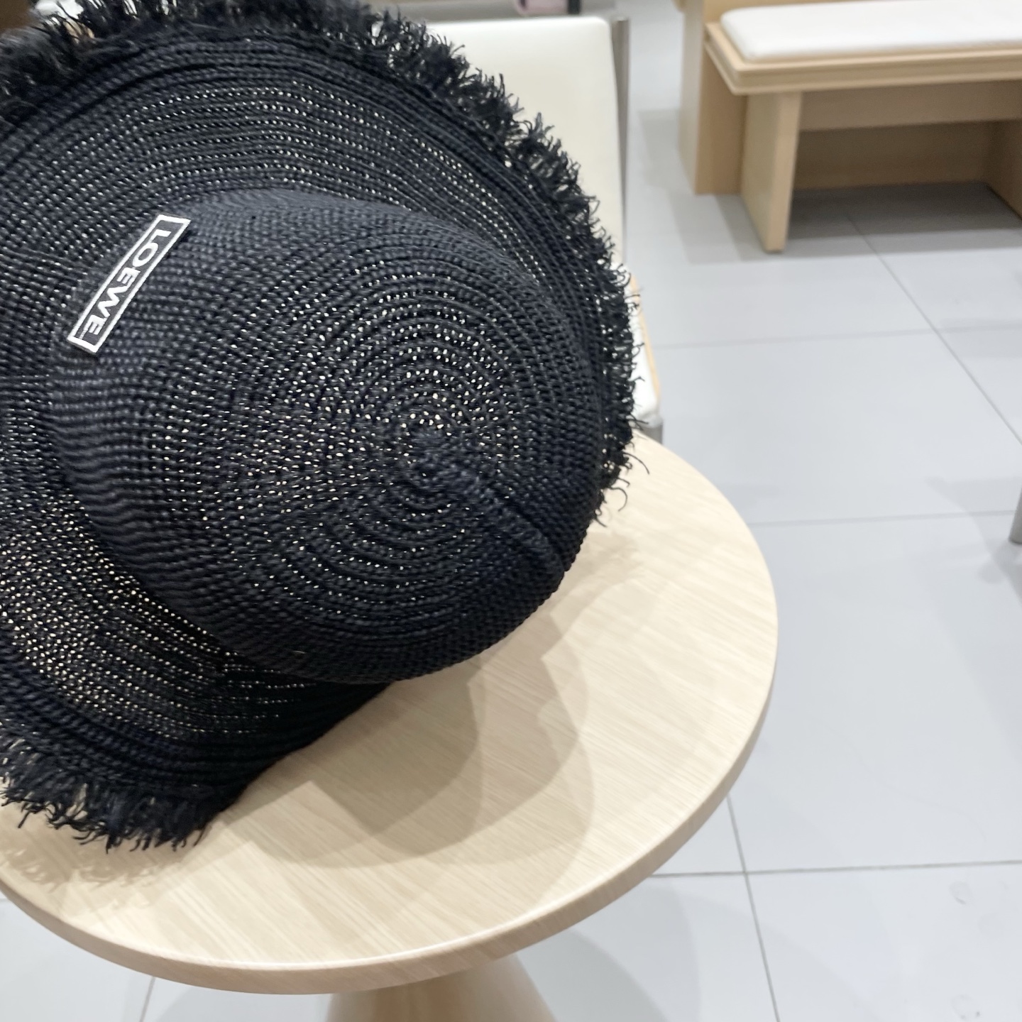   罗意威LOEWE雪梨同款毛边白色渔夫帽女春夏天遮阳防晒度假旅行沙滩帽草帽