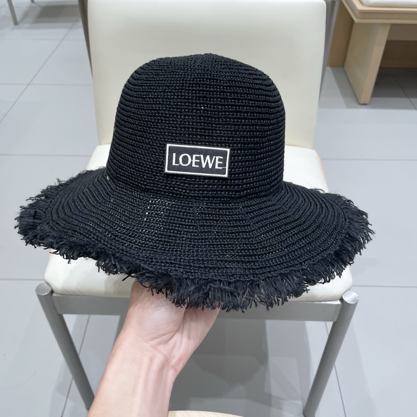   罗意威LOEWE雪梨同款毛边白色渔夫帽女春夏天遮阳防晒度假旅行沙滩帽草帽