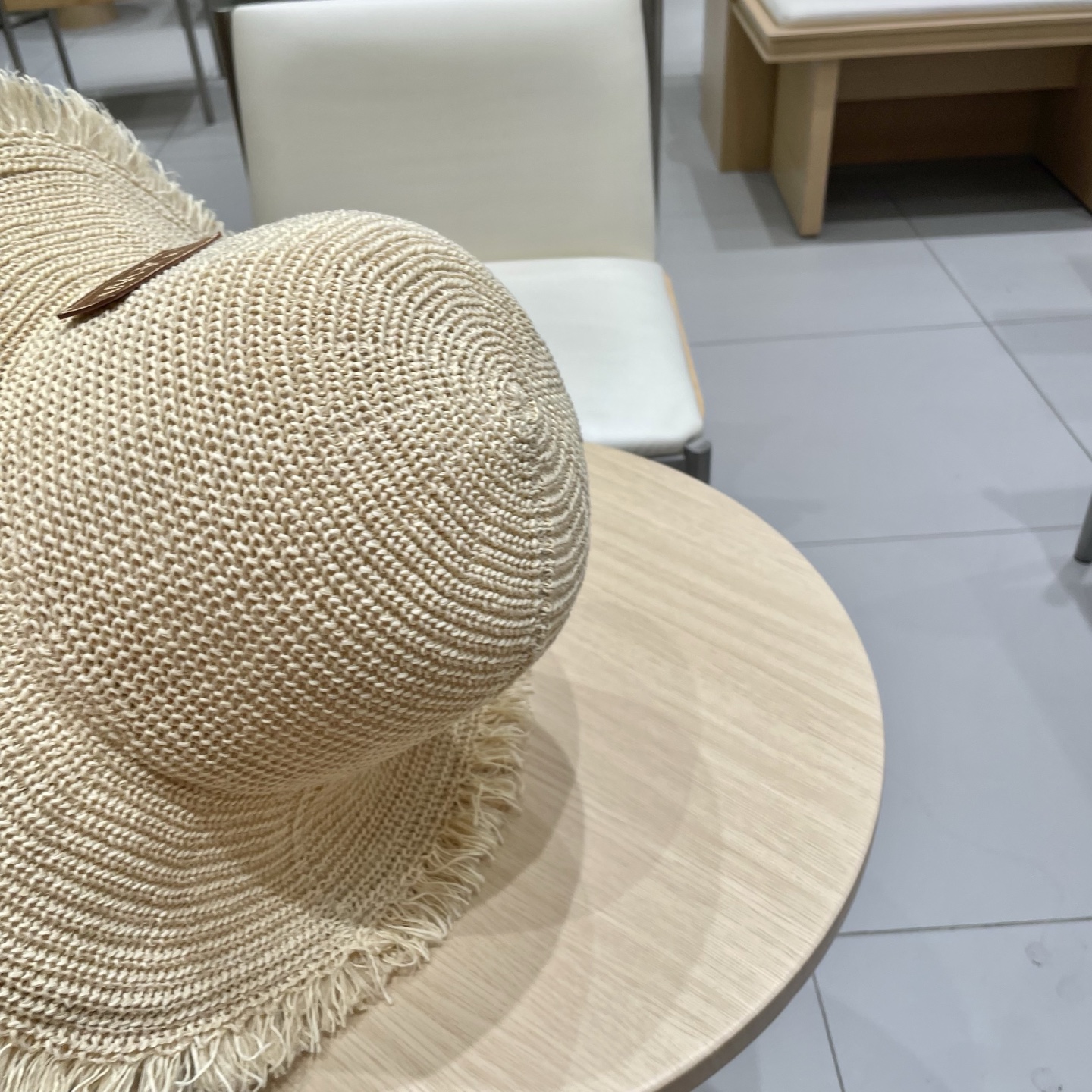   罗意威LOEWE雪梨同款毛边白色渔夫帽女春夏天遮阳防晒度假旅行沙滩帽草帽