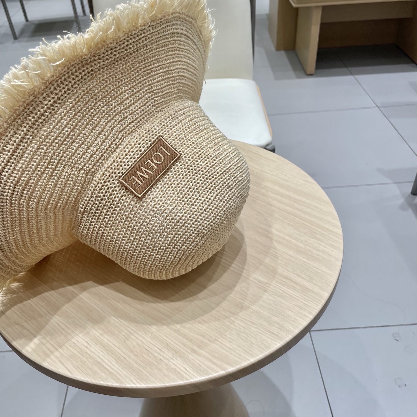   罗意威LOEWE雪梨同款毛边白色渔夫帽女春夏天遮阳防晒度假旅行沙滩帽草帽