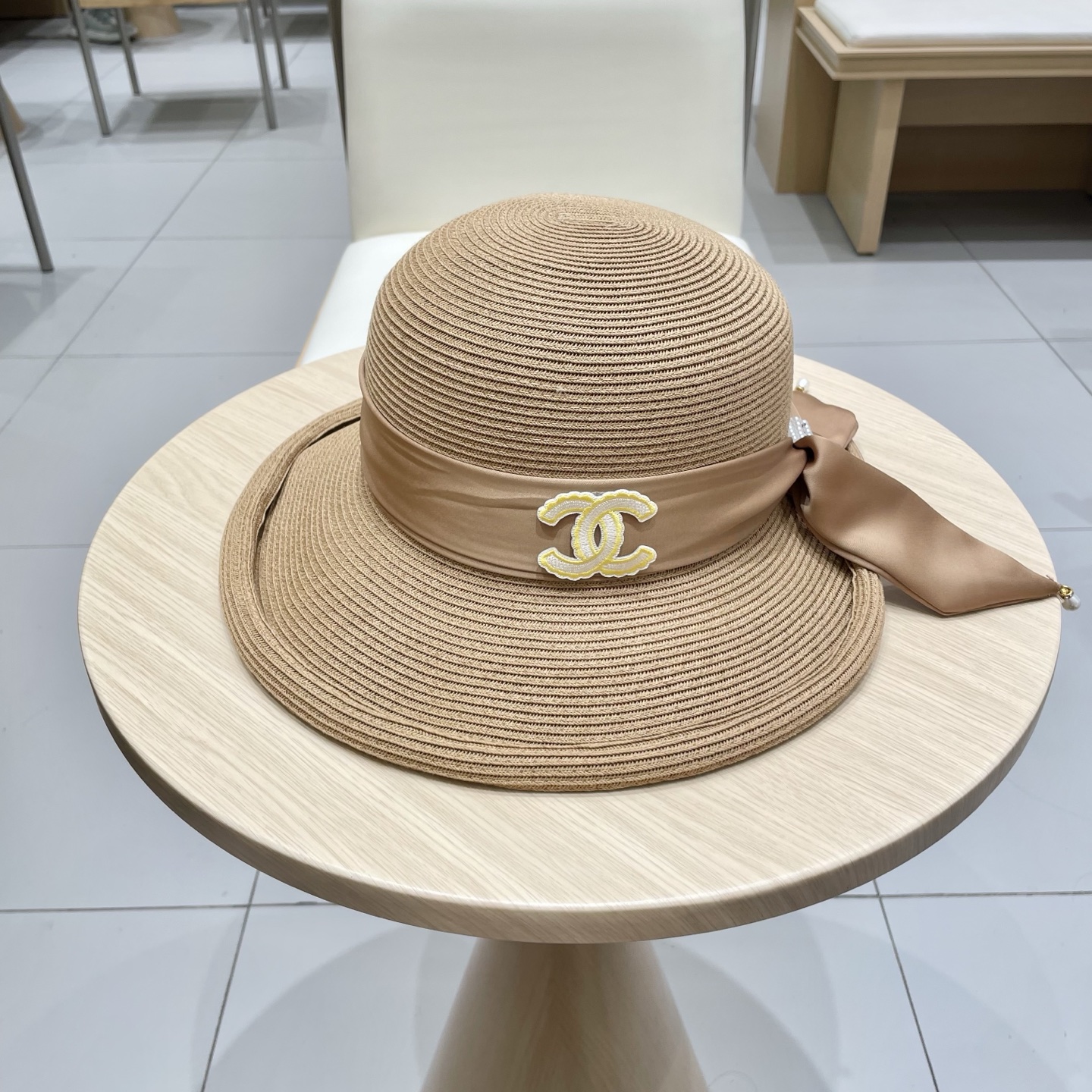 NO:228838,Chanel Chanel 2025 women's summer new straw hat women's sunshade big brim elegant bow versatile French sunshade fisherman hat hat straw hat fisherman hat baseball hat, hat, chanel, chanel, espadrilles, espadrilles, hats19860909Chanel香奈儿2025女夏季新款草编帽女遮阳大帽檐优雅蝴蝶结百搭法式遮阳渔夫帽帽子草帽渔夫帽棒球帽,帽子,chanel,chanel,espadrilles,espadrilles,hats,hat