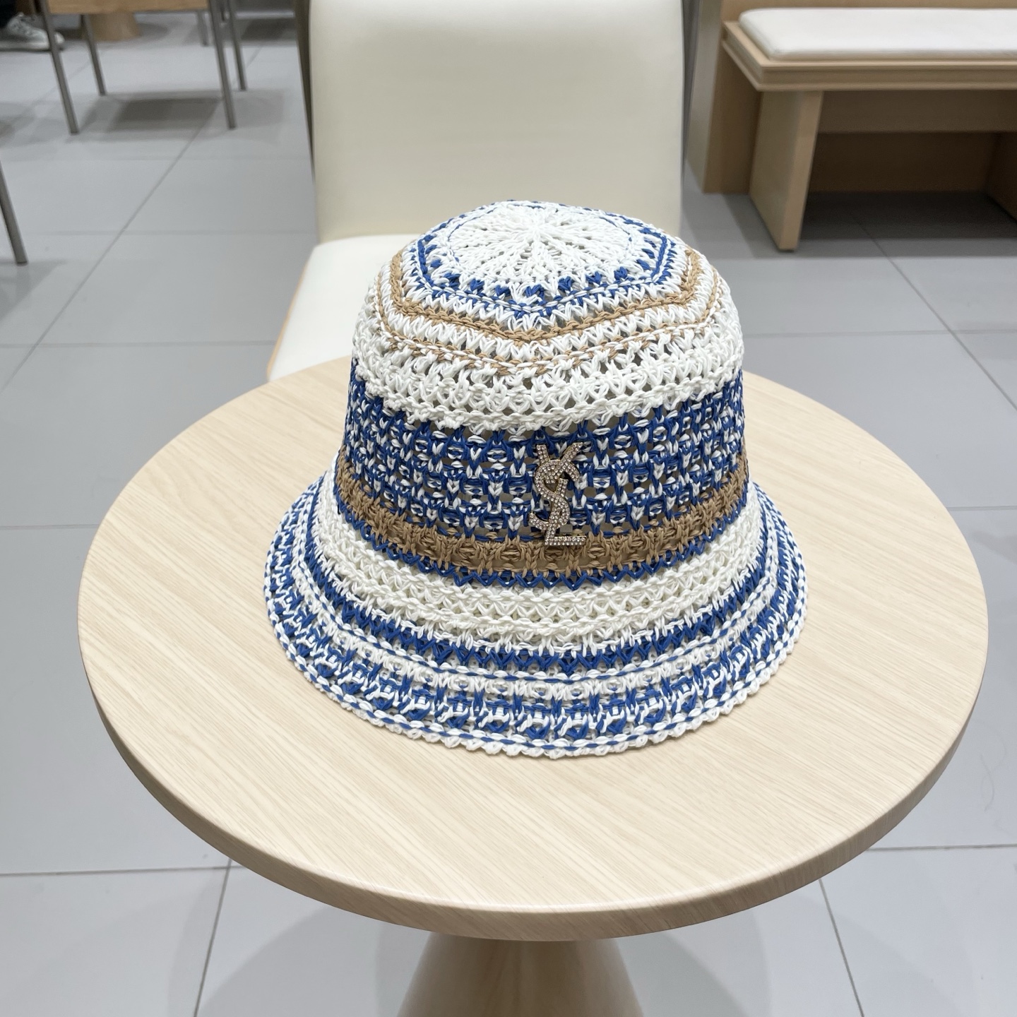 Yves Saint Laurent Gehaakte Bucket Hat met Kleurblokstrepen voor Dames - Zonnehoed