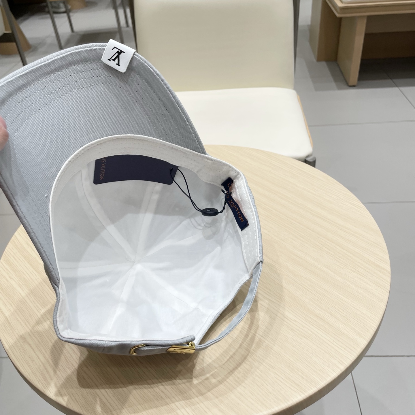  🧢LV路易威登🧢 官网高版出货，经典棒球帽，非常经典的经典，流行的复古美，四季可用，出门必备，非常显脸