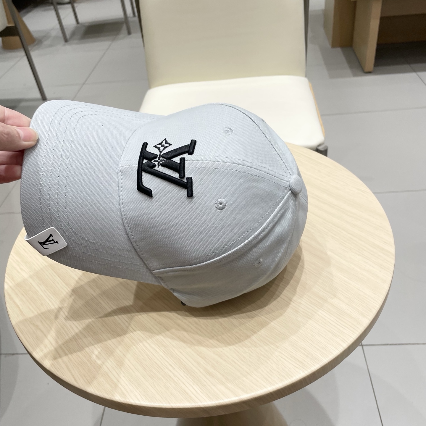  🧢LV路易威登🧢 官网高版出货，经典棒球帽，非常经典的经典，流行的复古美，四季可用，出门必备，非常显脸