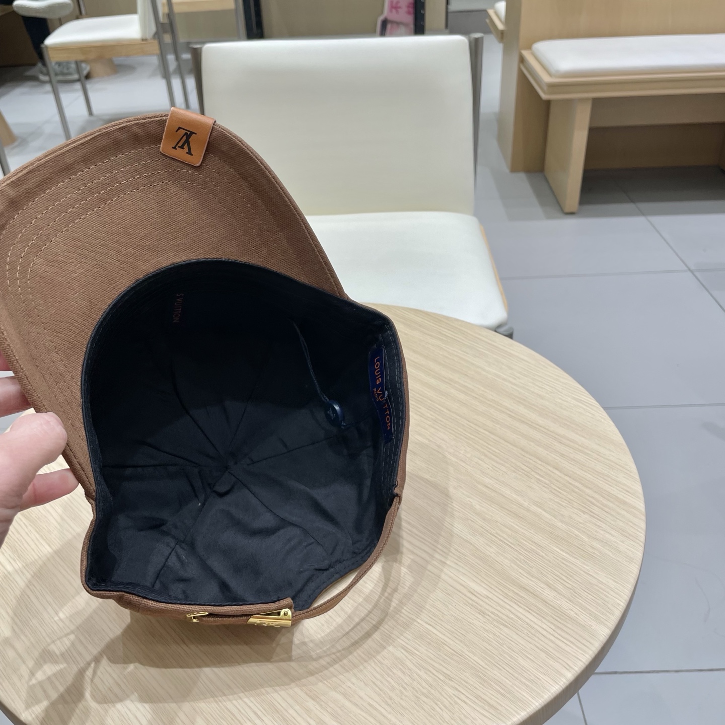  🧢LV路易威登🧢 官网高版出货，经典棒球帽，非常经典的经典，流行的复古美，四季可用，出门必备，非常显脸