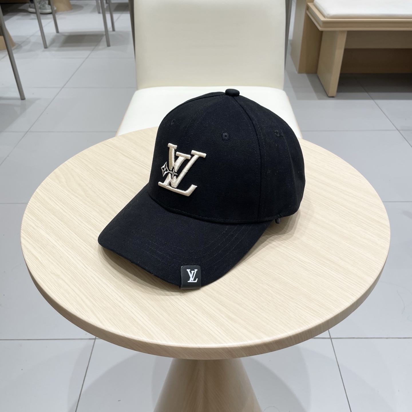  🧢LV路易威登🧢 官网高版出货，经典棒球帽，非常经典的经典，流行的复古美，四季可用，出门必备，非常显脸