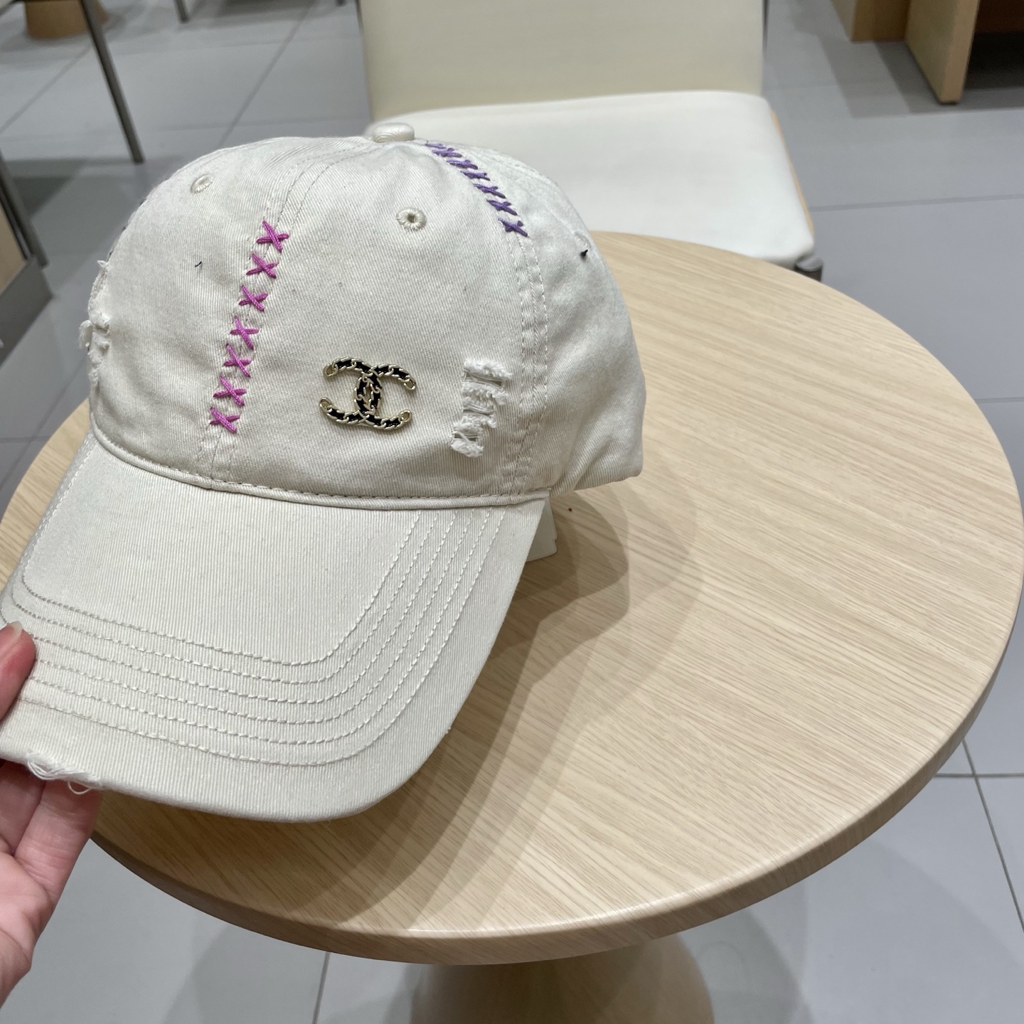 Chanel Baseball Cap with Logo - Cool Style for Men and Women 5 i1742309383911 3717 0 4