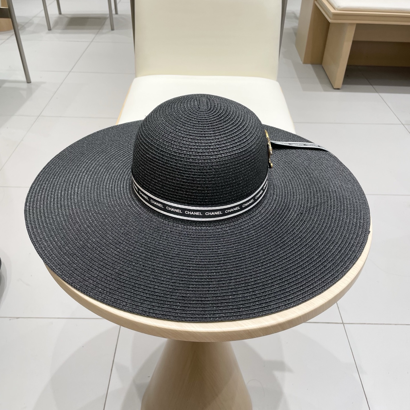  【CHANEL香奈儿】2025新款草编大檐织带款编织草帽，度假休闲必备，优雅大方的一款