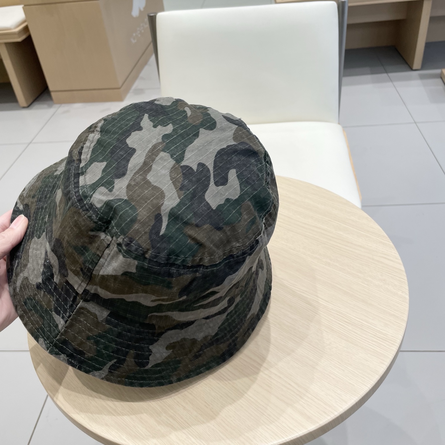  BALENCIAGA巴黎世家 爆款迷彩渔夫帽 巨遮阳心动💓