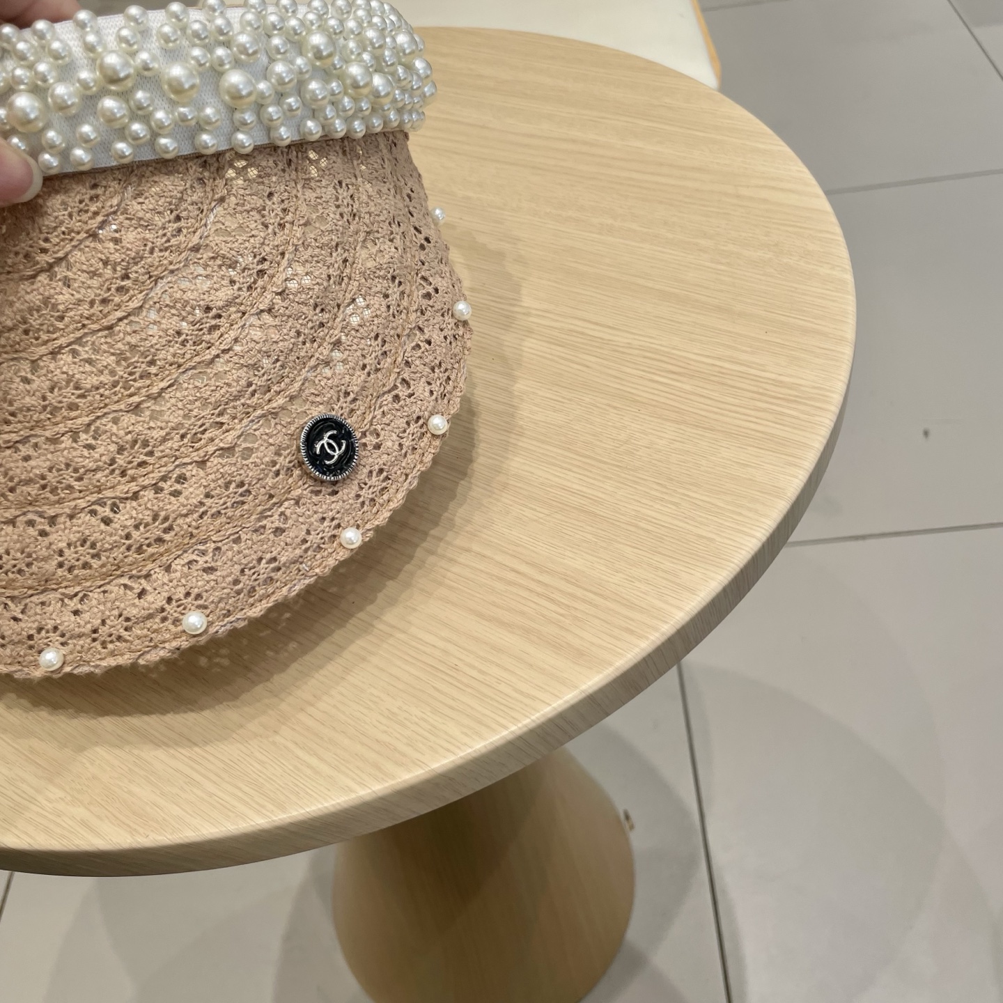  Chanel 网红ins手工珍珠遮阳草帽子夏天防晒遮阳空顶帽海边度假发夹帽潮