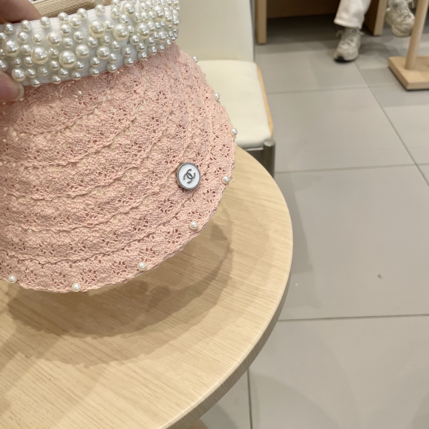  Chanel 网红ins手工珍珠遮阳草帽子夏天防晒遮阳空顶帽海边度假发夹帽潮