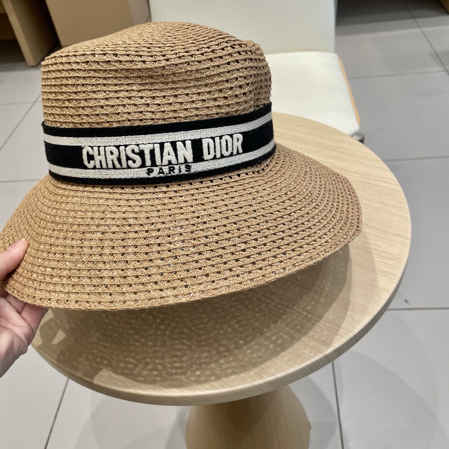  迪奥Dior D家字母草编遮阳帽大檐帽太阳帽防晒渔夫帽礼帽女士优雅时尚沙滩