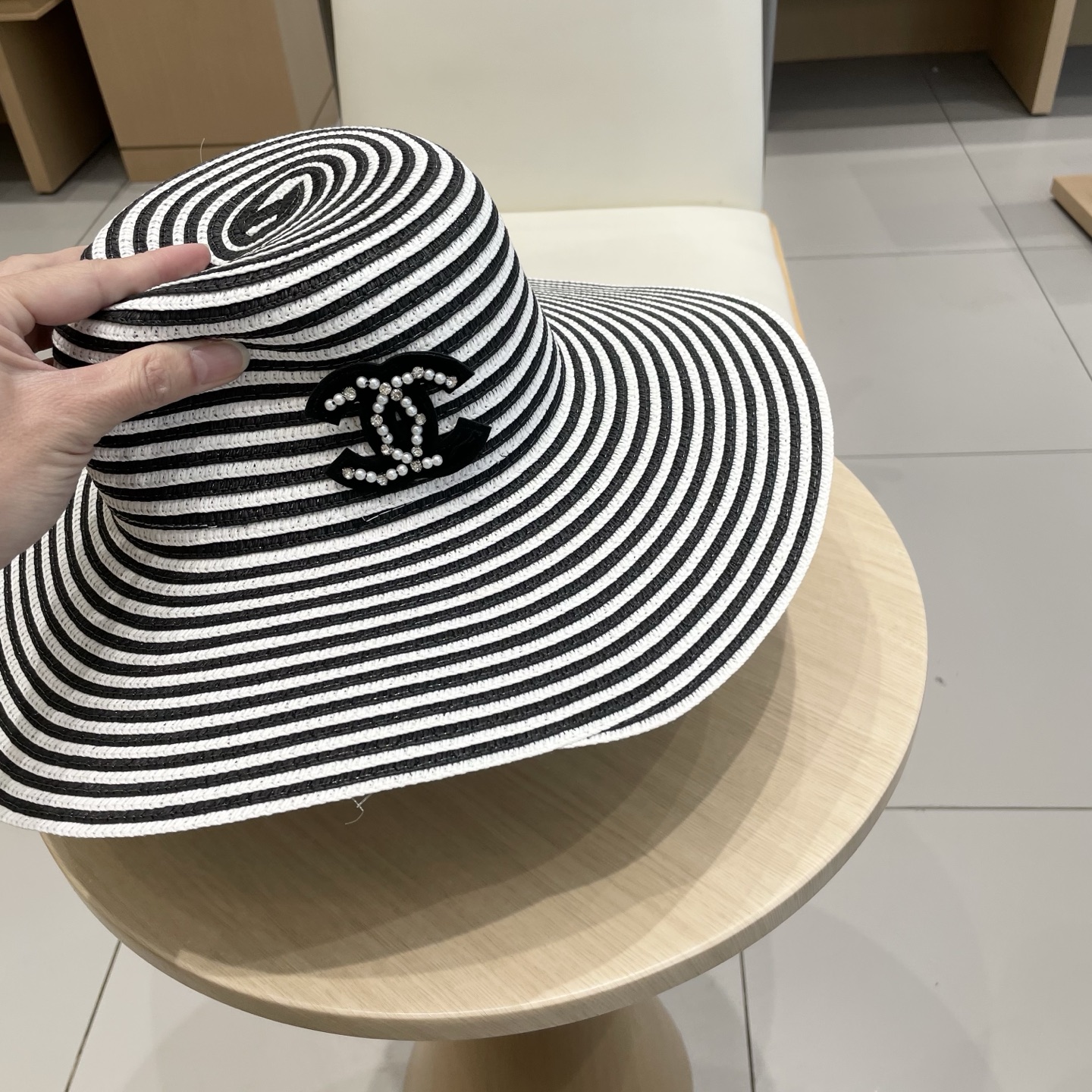 香奈儿Chanel爆款双色条纹简约休闲大帽檐草帽女户外旅游沙滩遮阳显脸小