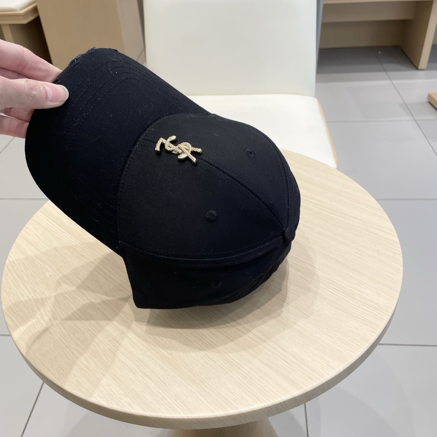 【YSL圣罗兰】早春新款简约棒球帽，新款出货，大牌款超好搭配，赶紧入手！