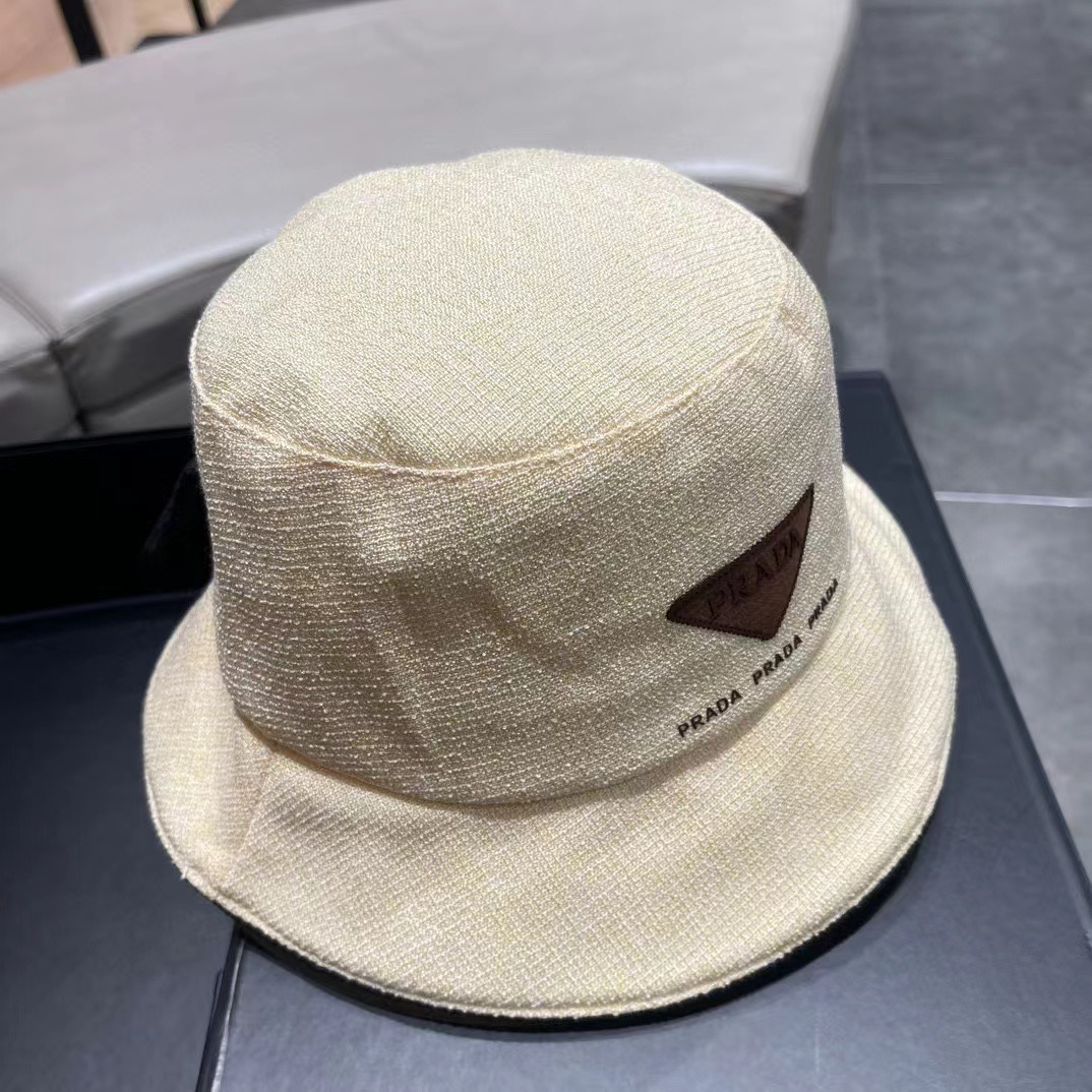 【PRADA普拉达】2024秋冬新款格纹三角标渔夫帽，出街超好搭配，赶紧入手！