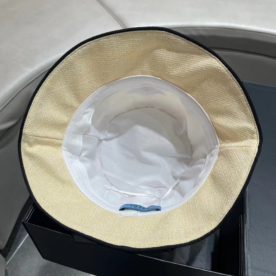 【PRADA普拉达】2024秋冬新款格纹三角标渔夫帽，出街超好搭配，赶紧入手！